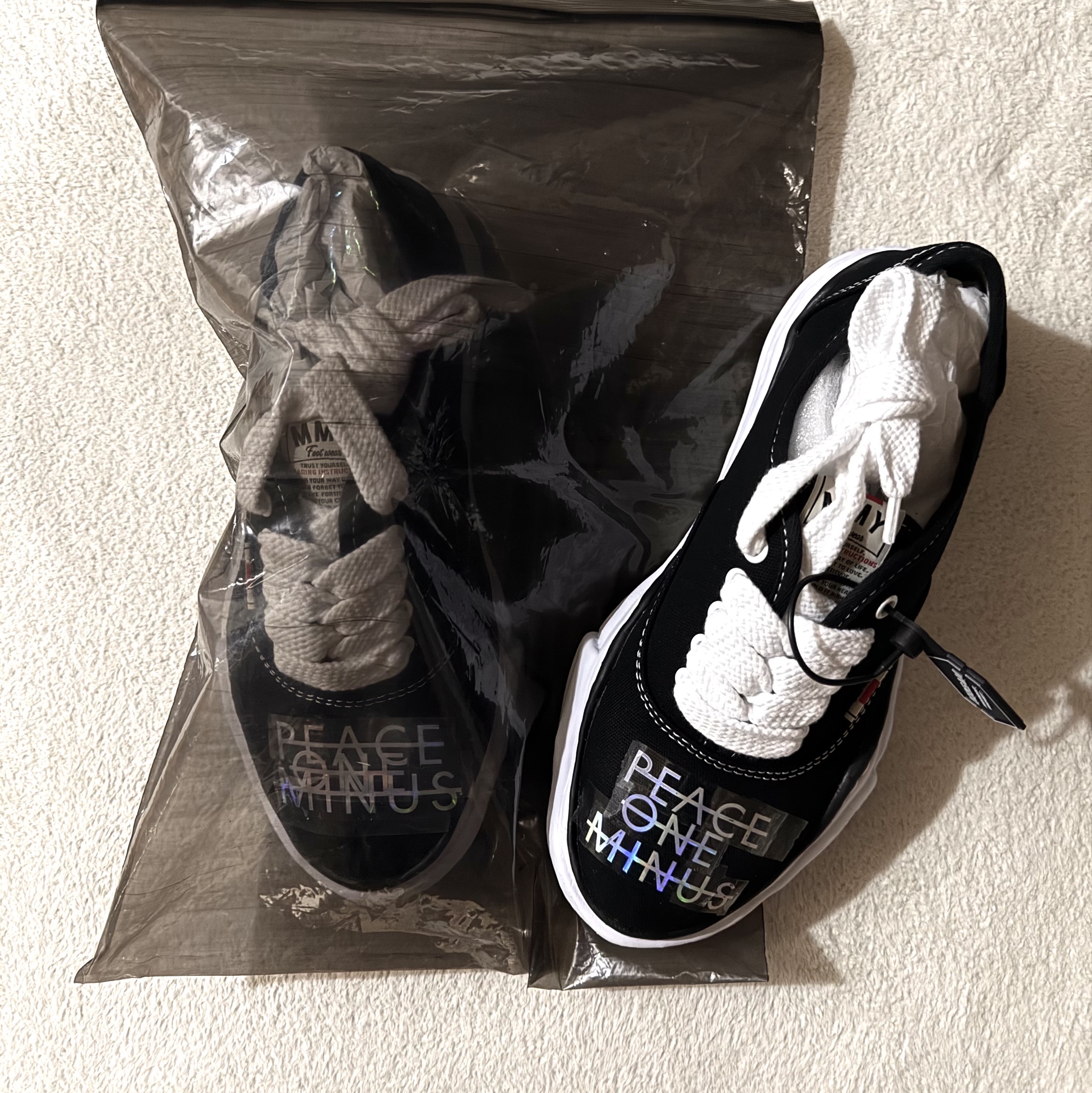 Maison Mihara Yasuhiro Baker OG Sole Canvas Low Cut Sneakers Black 착용 스타일