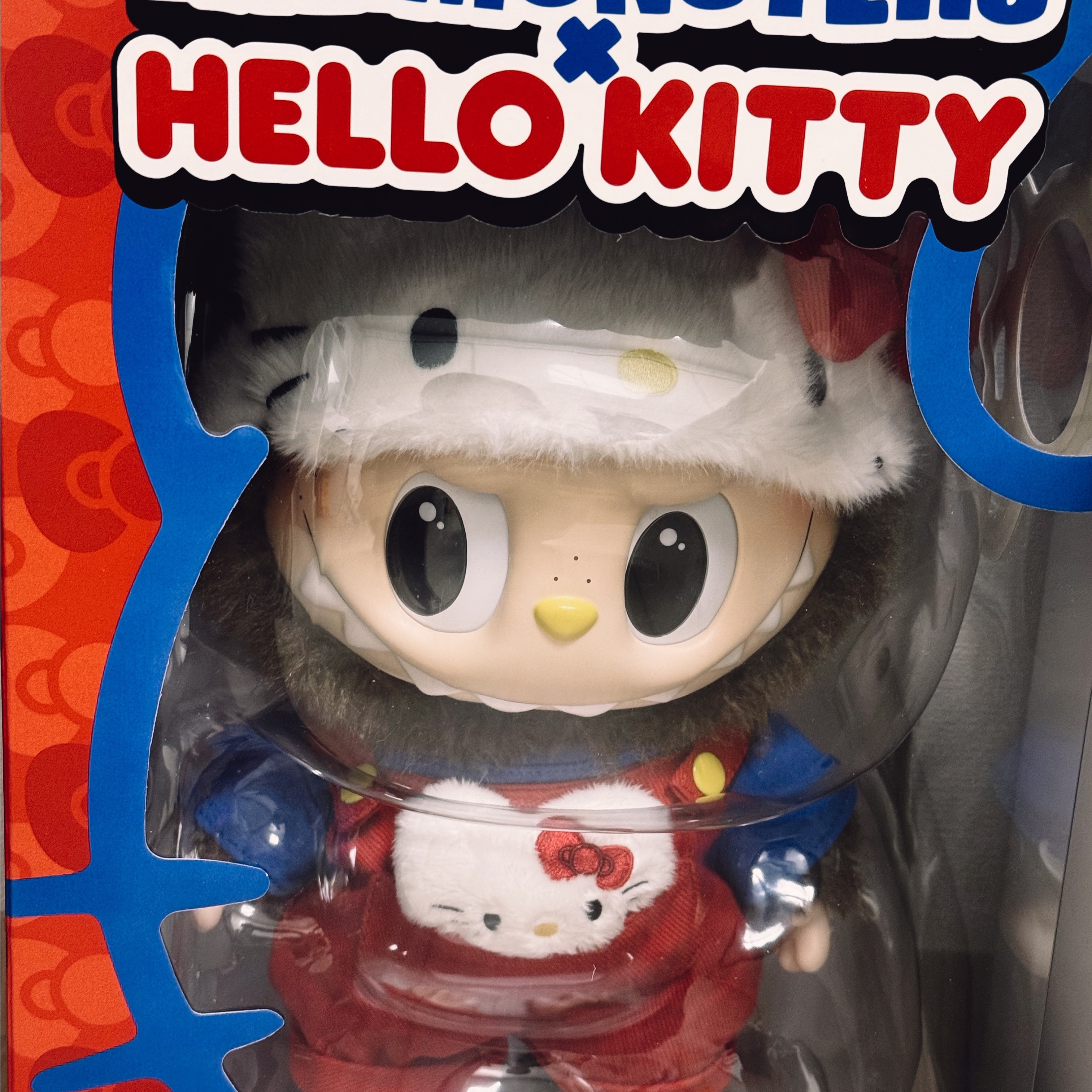 Pop Mart Labubu The Monsters x Hello Kitty Vinyl Plush Doll 착용 스타일