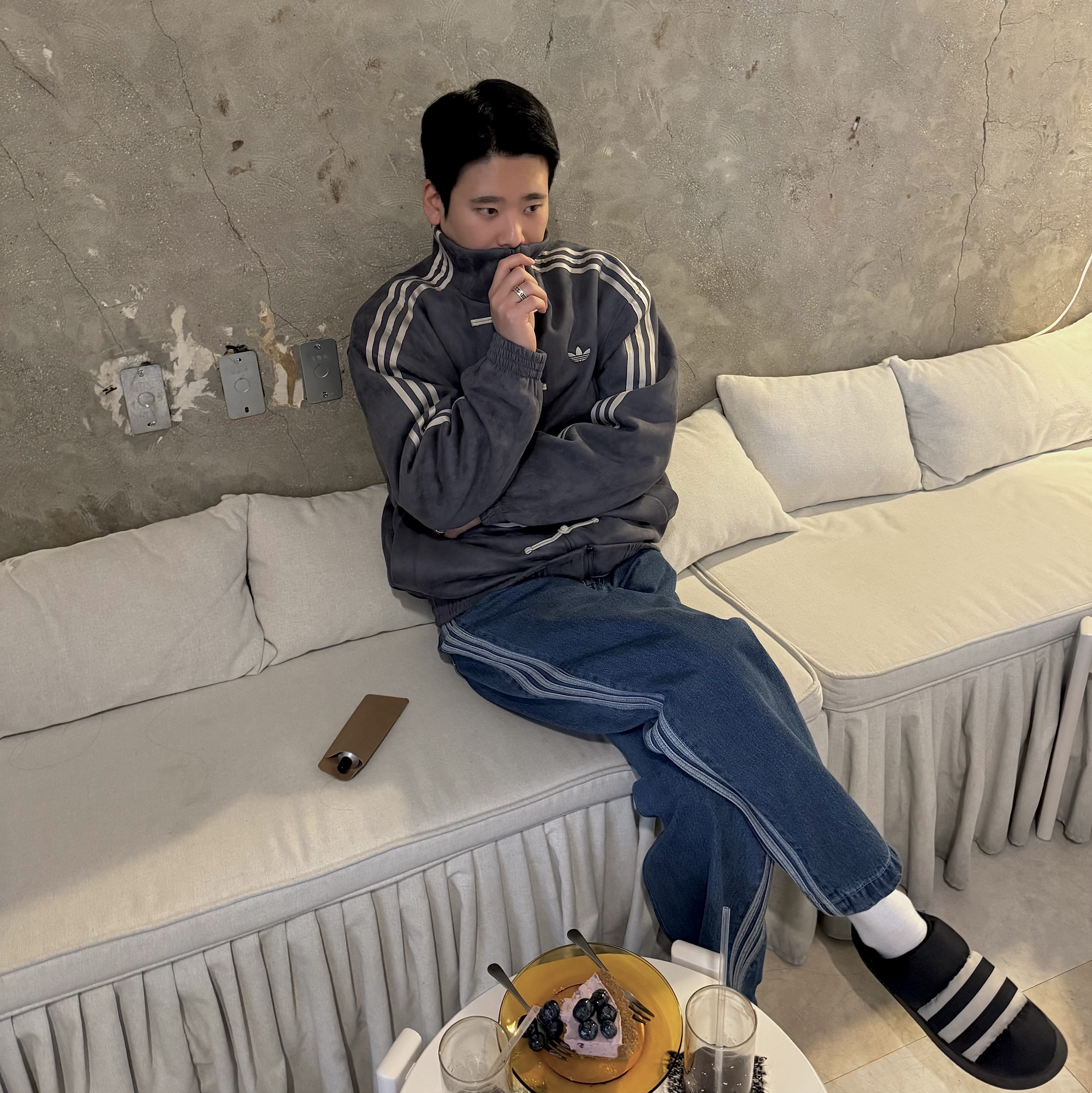 Adidas New Chinese Style Track Top Grey Six - KR Sizing, Adidas Puffylette Core Black 착용 스타일 - 2
