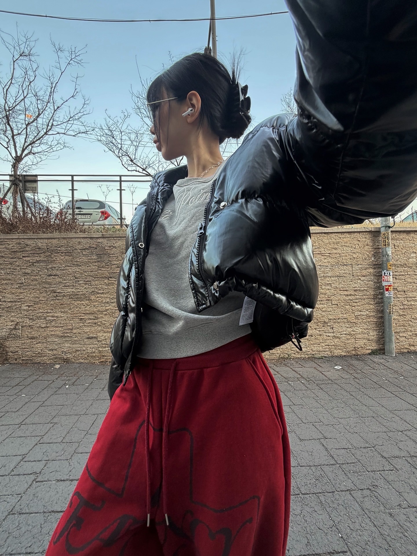 Apple AirPods Pro 3rd Gen (Korean Ver.), Hysteric Glamour Woman On Skull Pt Keychain Red 착용 스타일 - 1