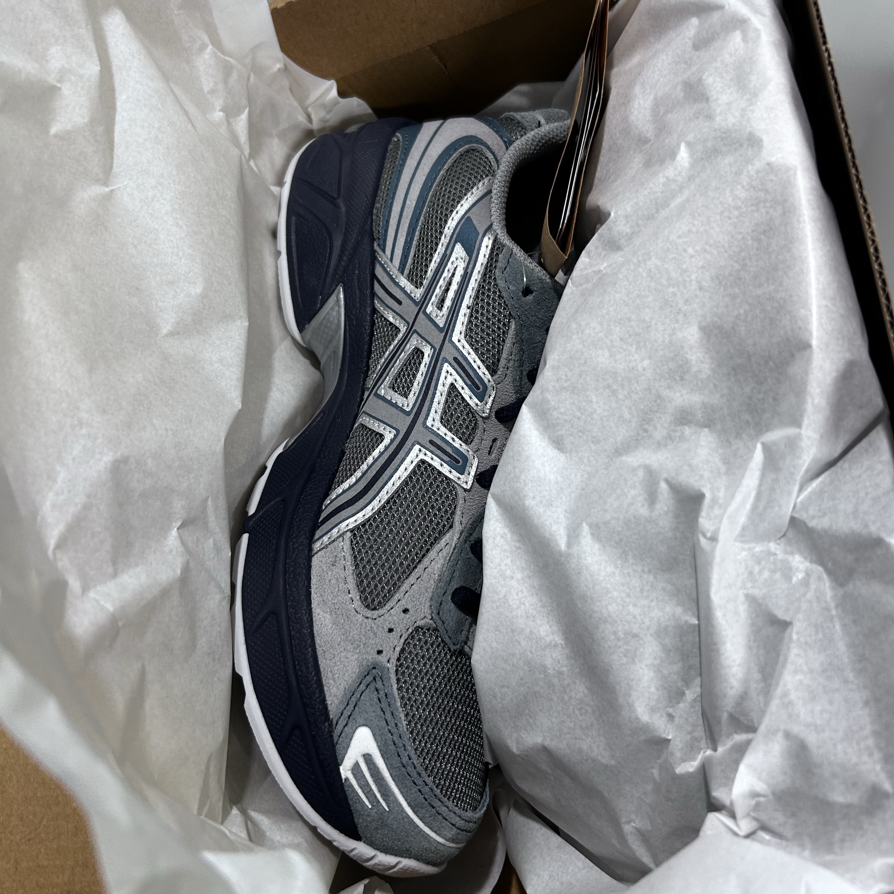 Asics Gel-1130 Steel Grey Sheet Rock 착용 스타일