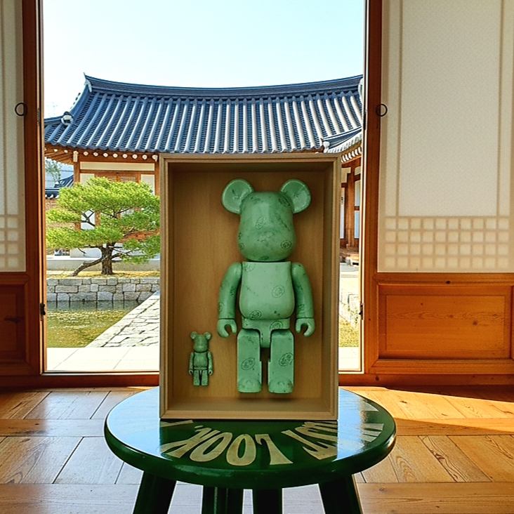 Bearbrick x Dada 100% & 400% Set 착용 스타일