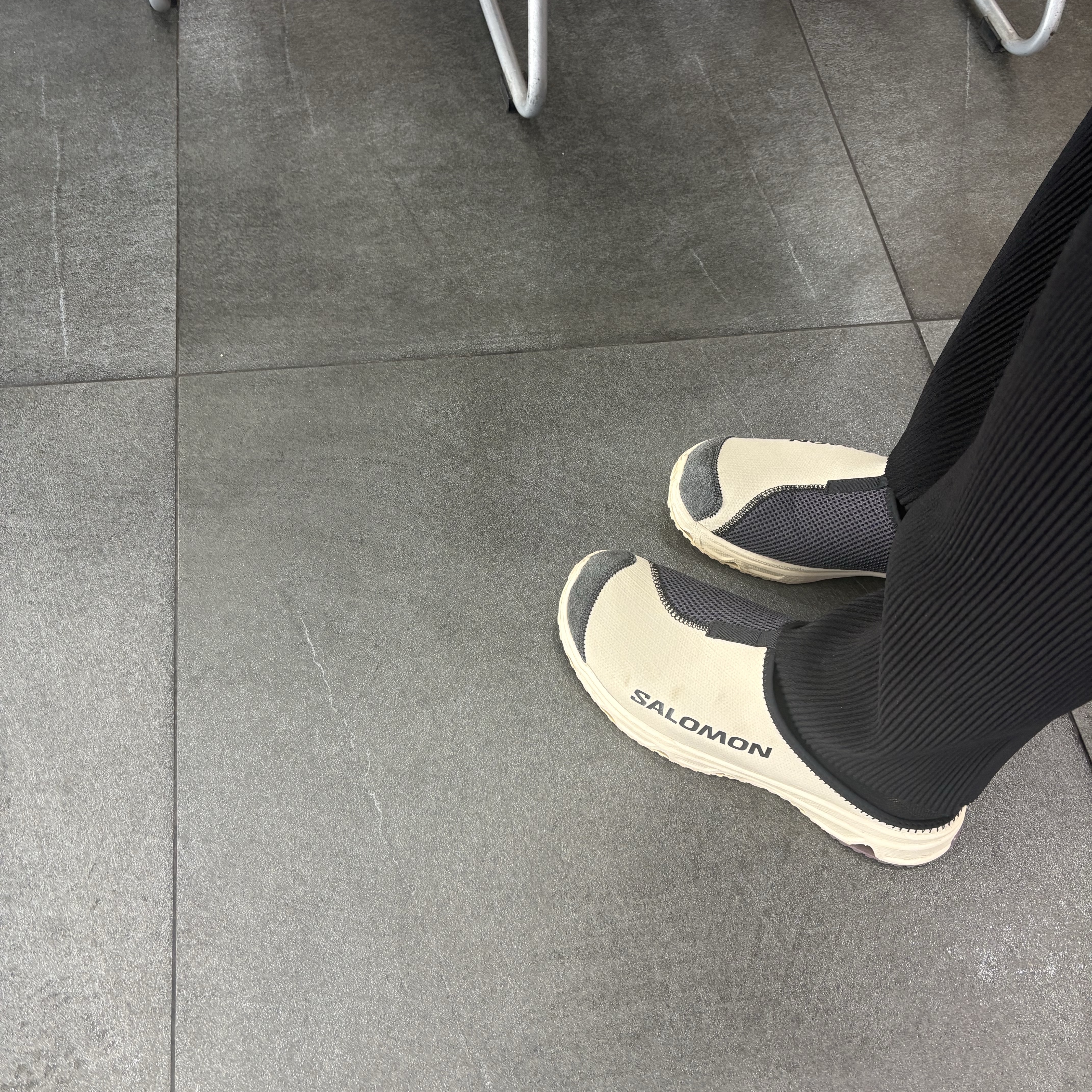Salomon RX Slide 3.0 Bleached Sand 착용 스타일