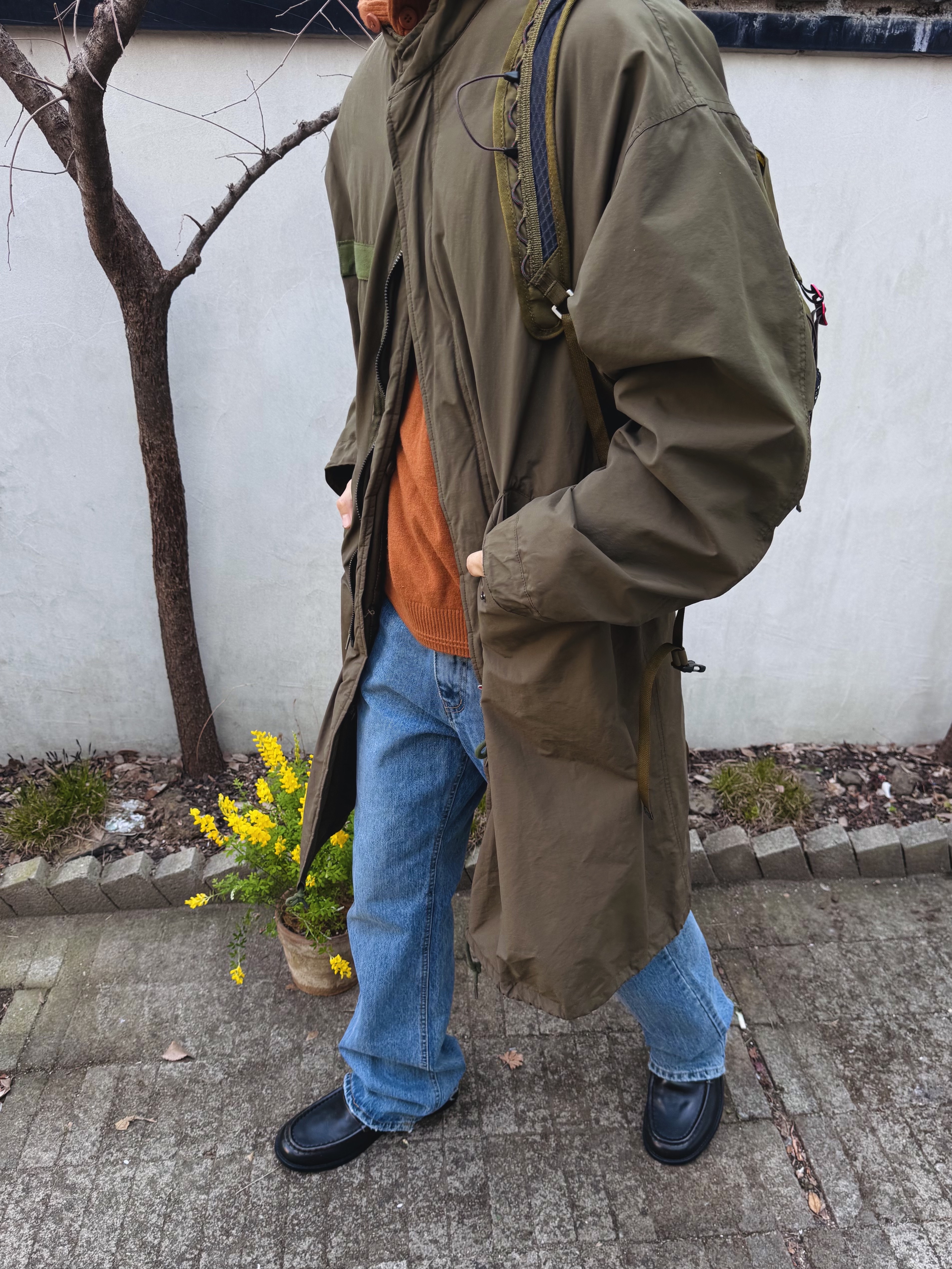 Gentle Monster x Maison Margiela MM007 Black Black, Klattermusen Tjalve 2.0 10L Backpack Olive 착용 스타일 - 3