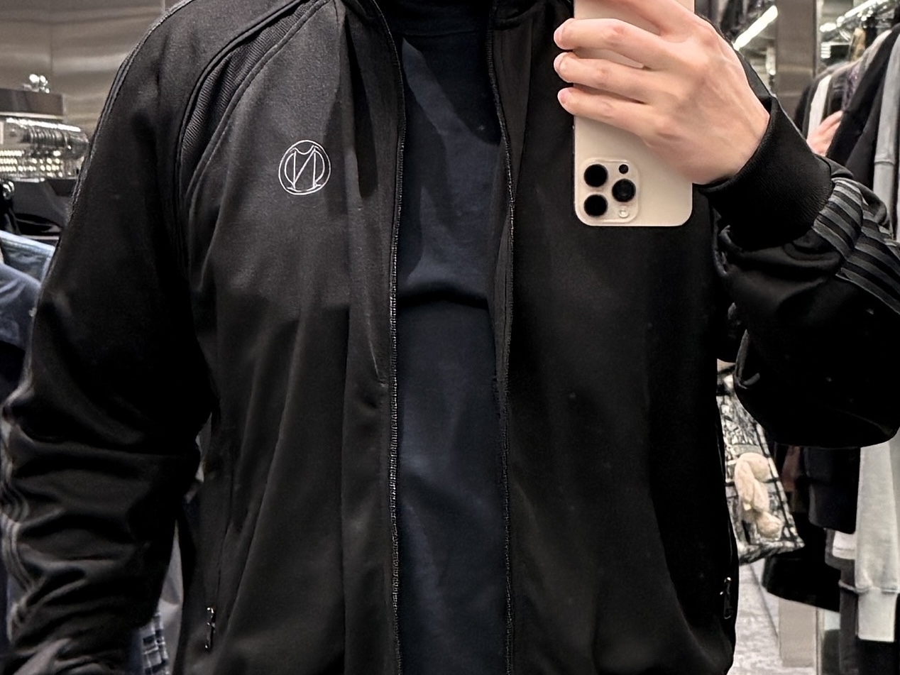 NOMANUAL NM Wide Track Top Black 착용 스타일