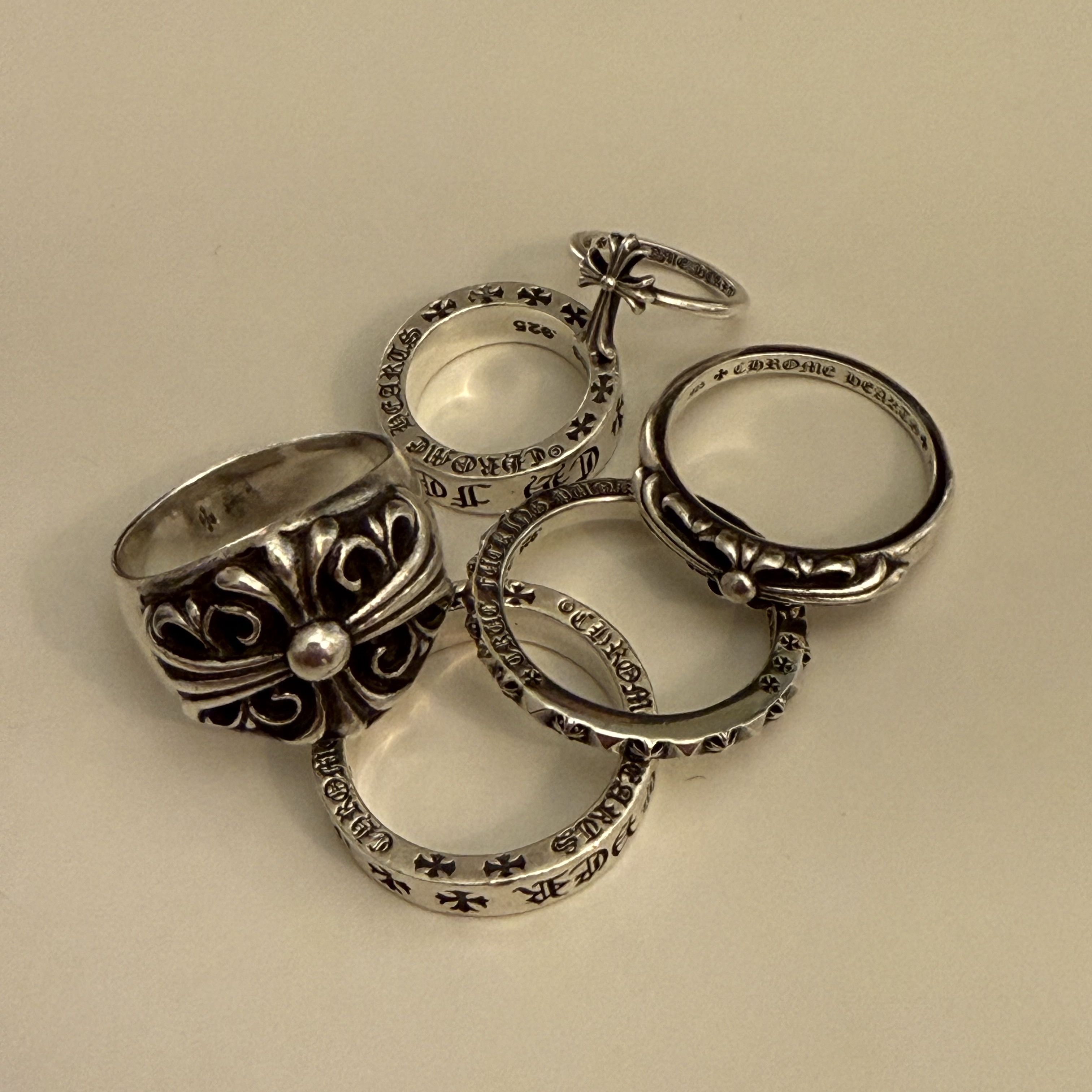 Chrome Hearts Spacer Forever Ring 6mm Silver, Chrome Hearts Baby Classic Floral Cross Ring Silver 착용 스타일