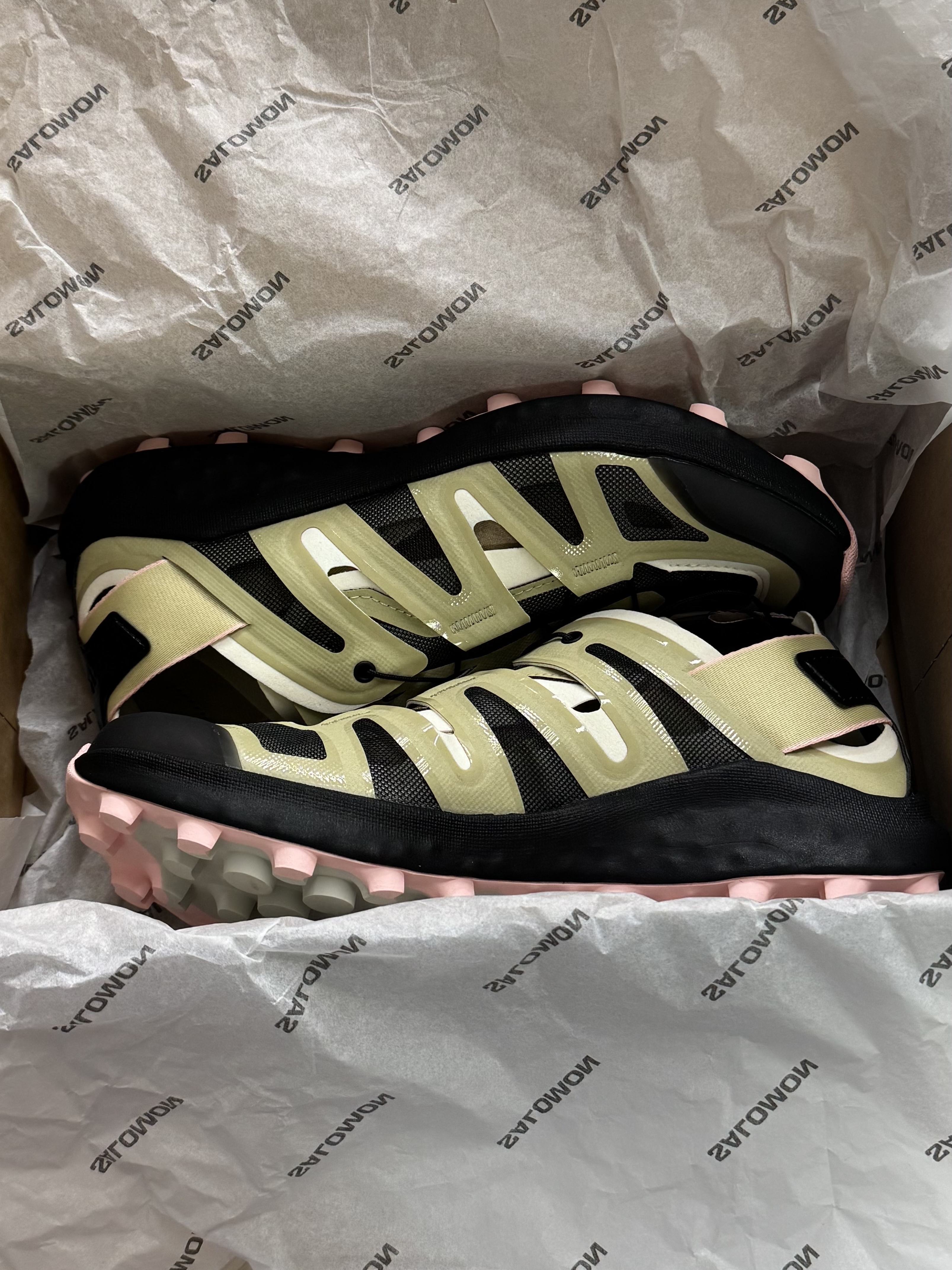 (W) Salomon Udara Advanced Pale Olive Green Black 착용 스타일