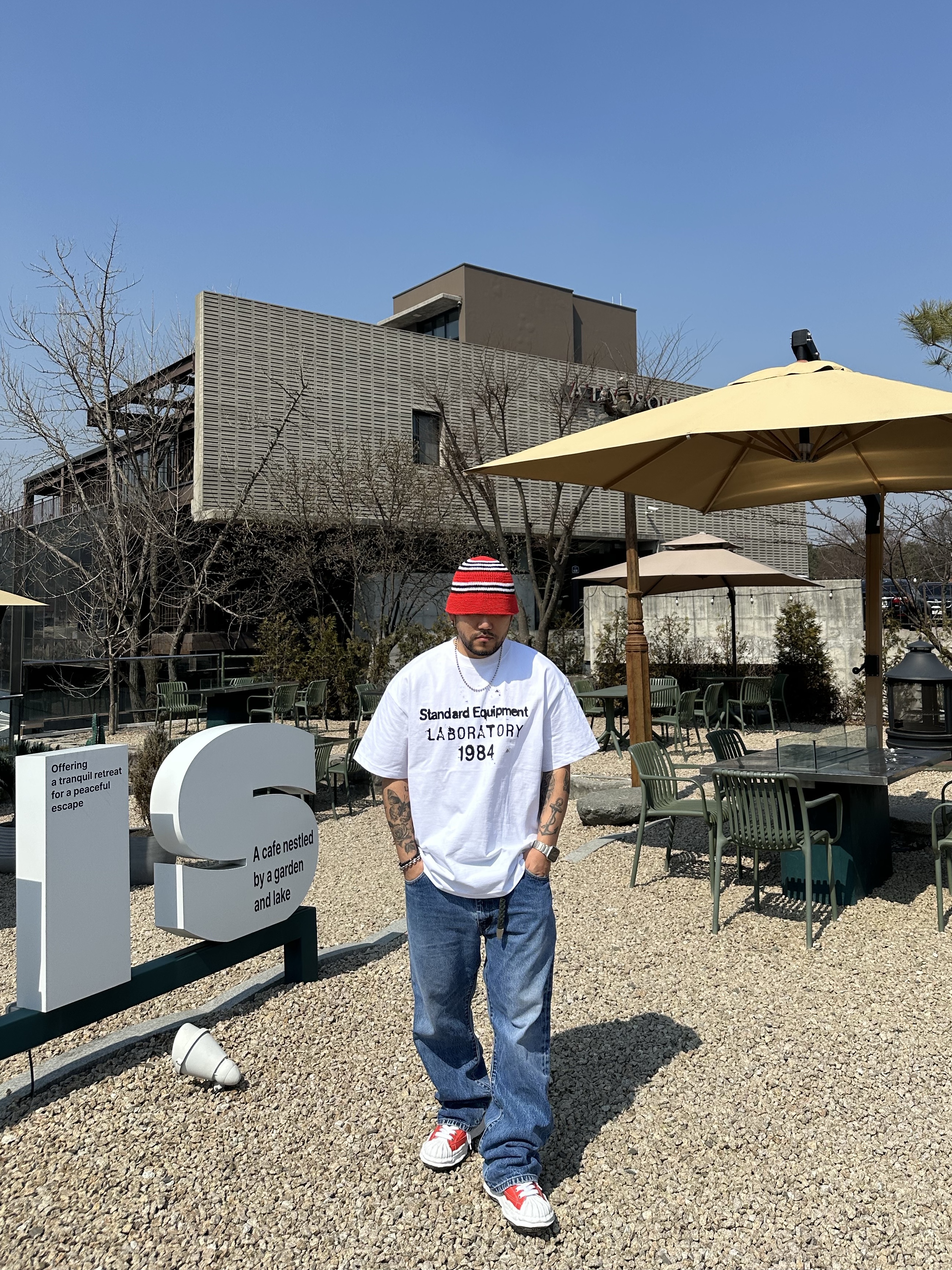 Maison Mihara Yasuhiro Blakey OG Sole Canvas Low-top Sneakers Orange 착용 스타일 - 3