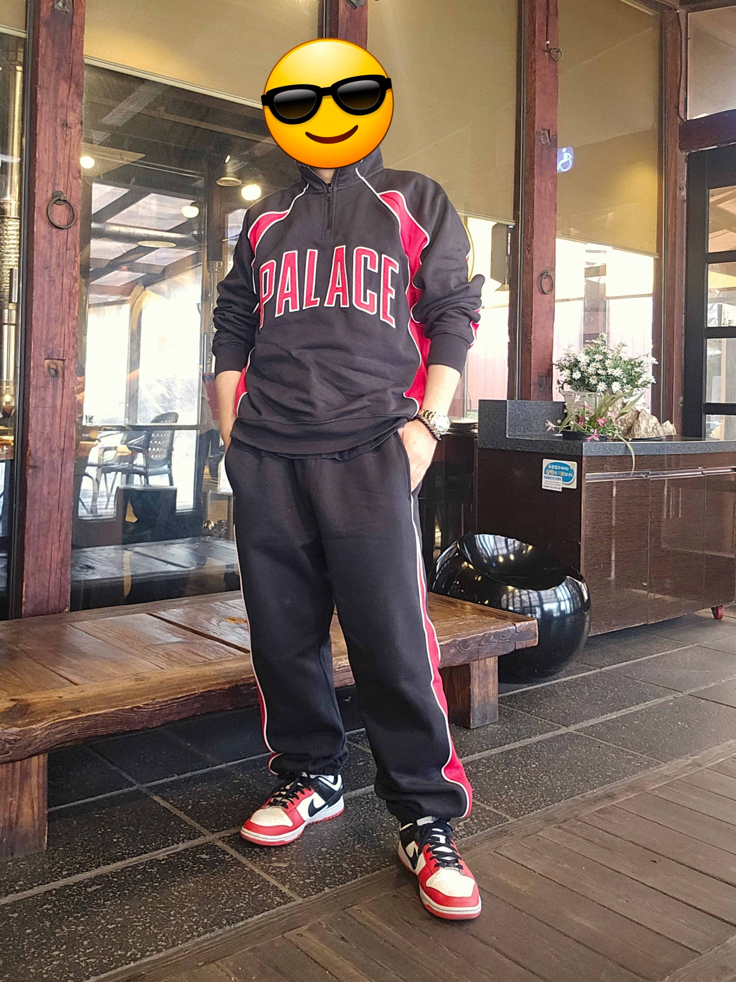 Palace Courtside 1/4 Zip Black Truest Red - 26SS, Palace Courtside Jogger Black Truest Red - 26SS 착용 스타일