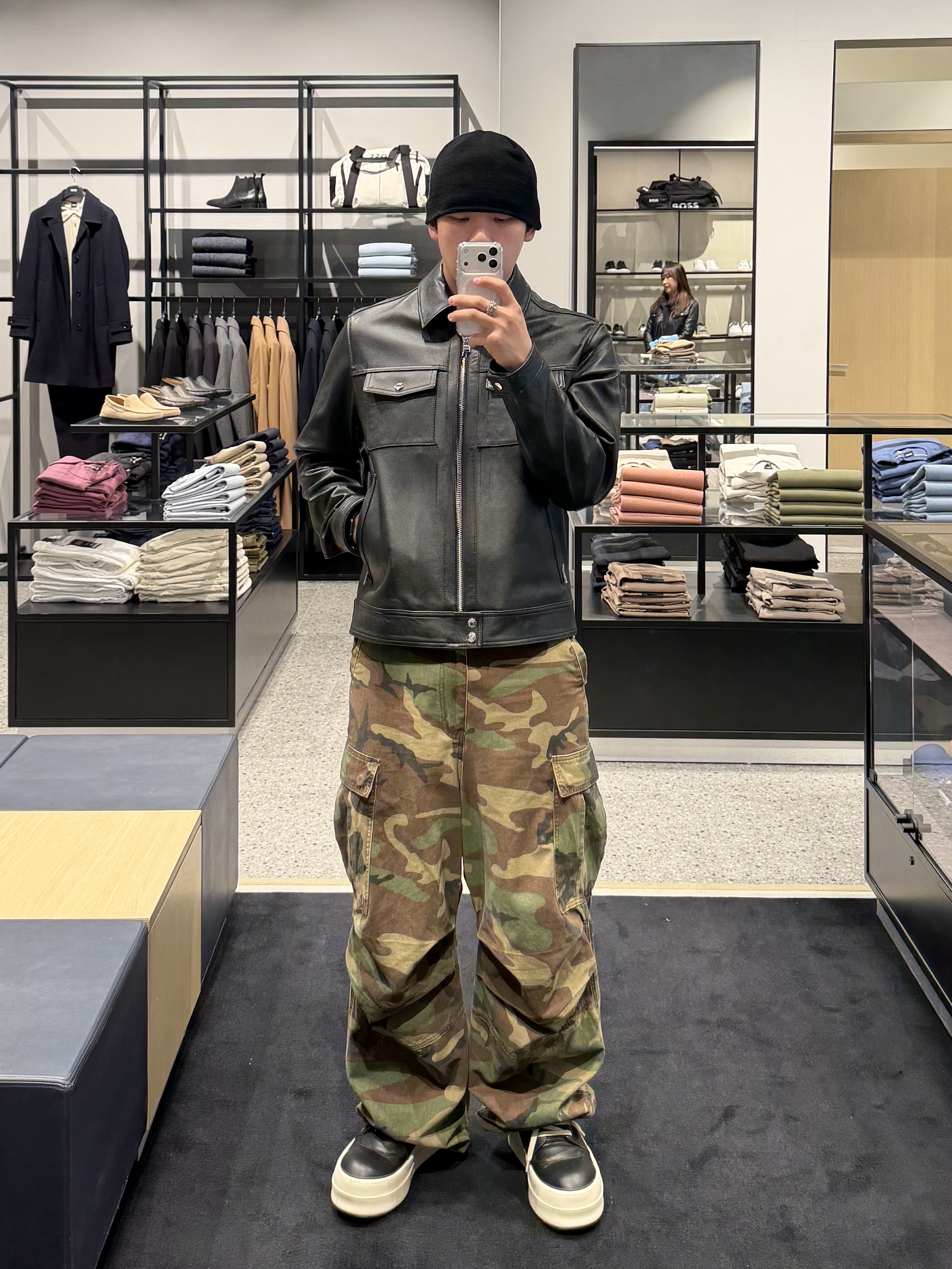 NOD Stone Washed Cargo Pants Camo, Rick Owens Mega Bumper Sneakers Black Milk 착용 스타일