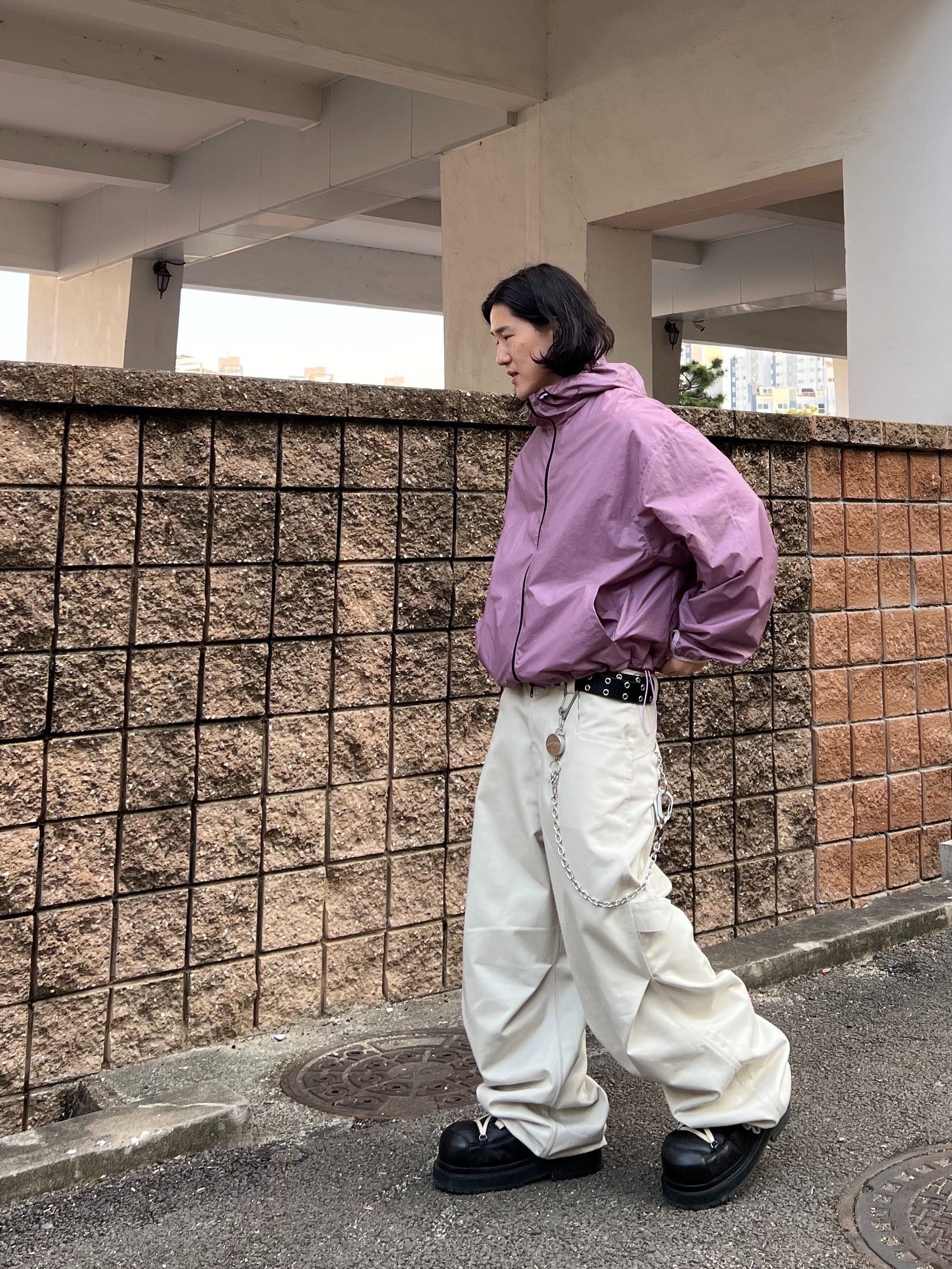 Kamien Shift Shell Jacket Exclusive, Kamien 247 All day Baggy Pants Light Beige 착용 스타일 - 4