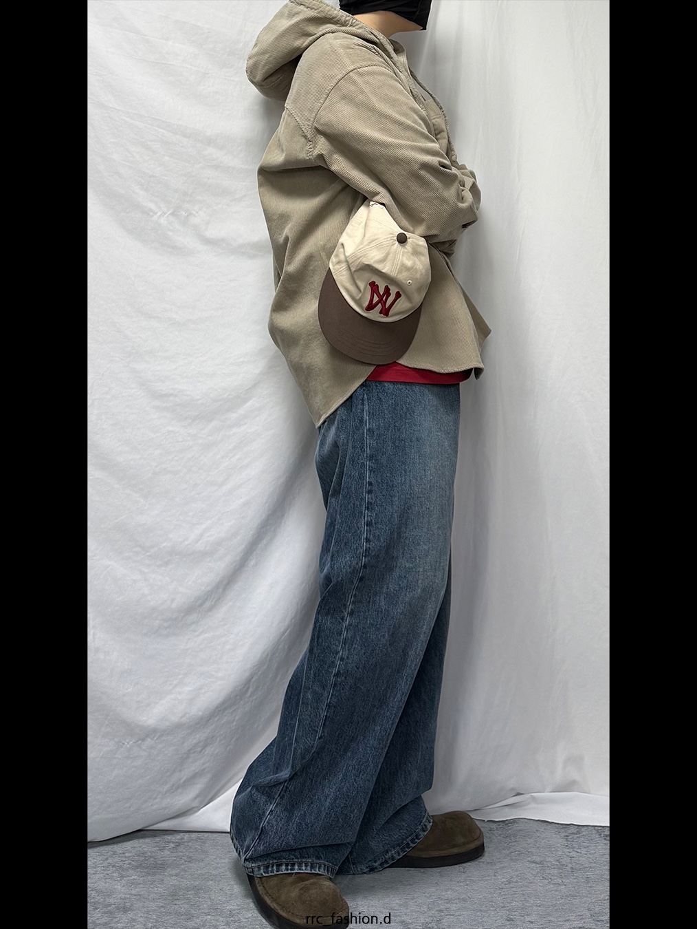 Hatchingroom Wide Curve Jeans Washed Blue 착용 스타일 - 2