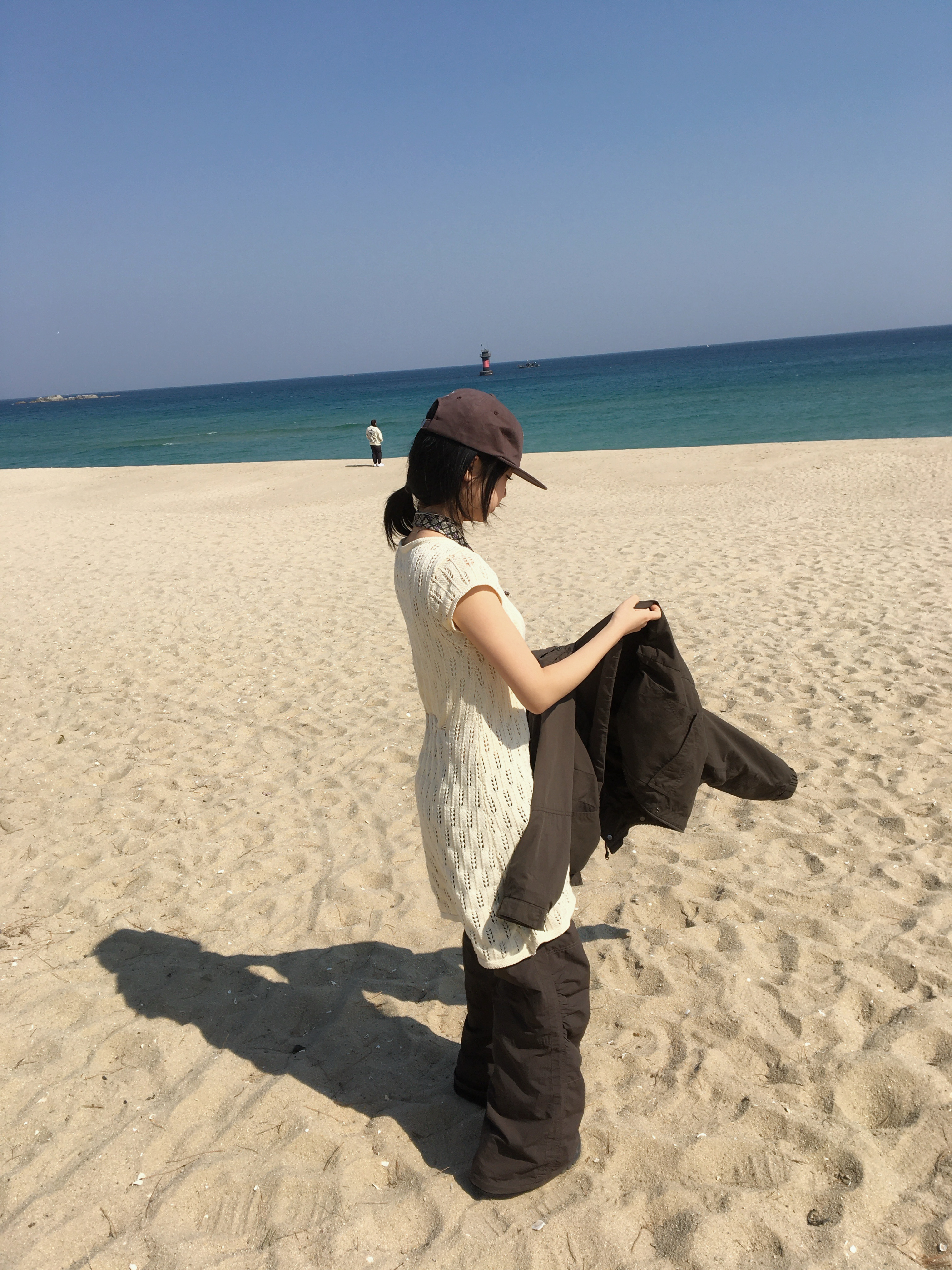 Polyteru Human Index Unisex Nylon Shirring Flared Pants Brown, COYSEIO Scasi Knit Onepiece Ivory 착용 스타일 - 2