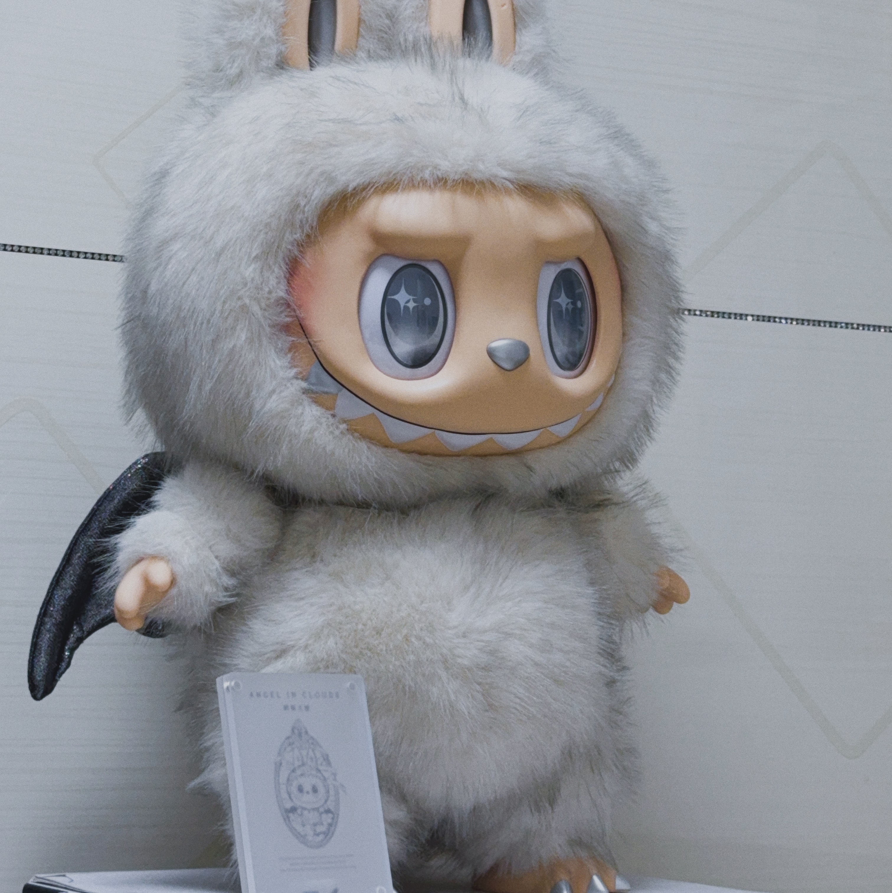 Pop Mart The Monsters Zimomo Angel In Clouds Vinyl Face Doll 착용 스타일