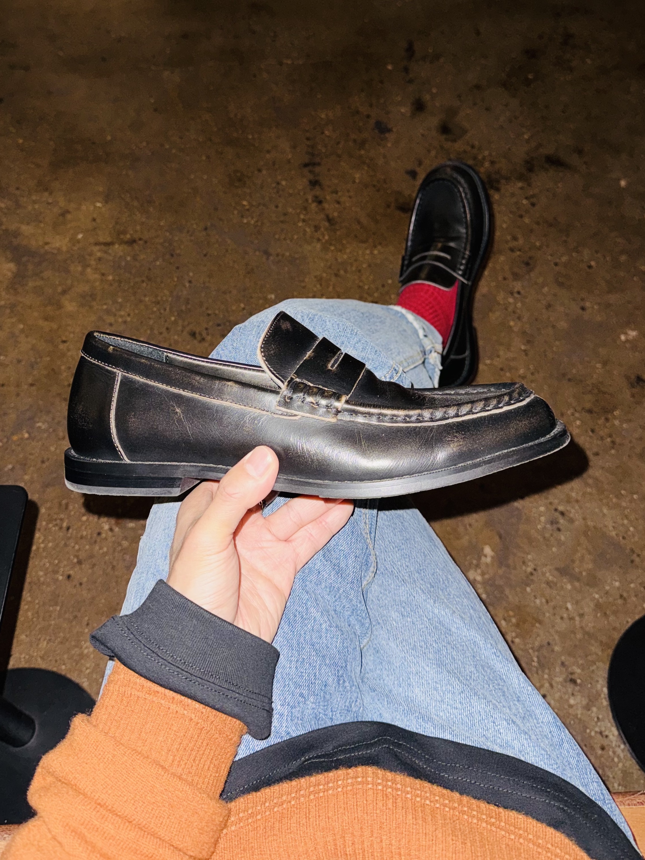 LOSTGARDEN UNIFORM Wide Loafer Vintage Brown, Hysteric Glamour Flame Logo Carabiner Keychain Black 착용 스타일 - 3