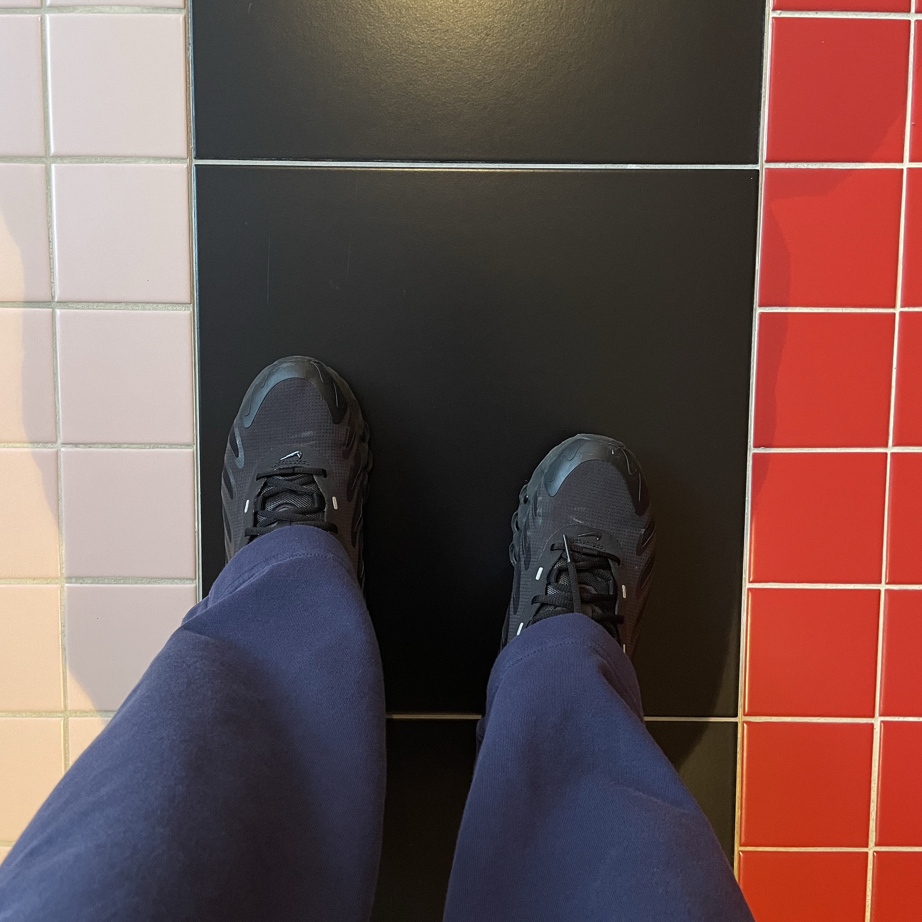 Nike Air Max Dn8 Black Anthracite 착용 스타일 - 1