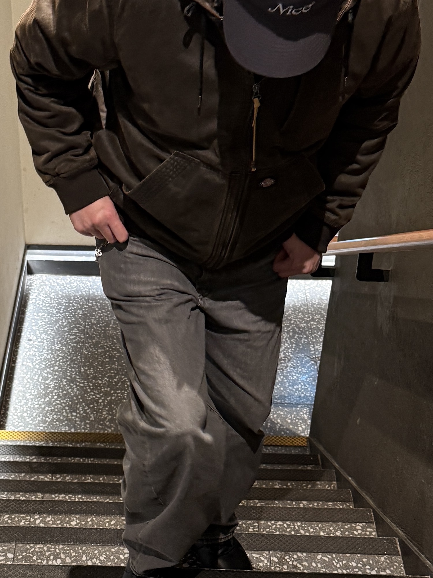 Nice Weather Apparel Signature Cap Charcoal, GU Barrel Leg Jeans Gray 착용 스타일