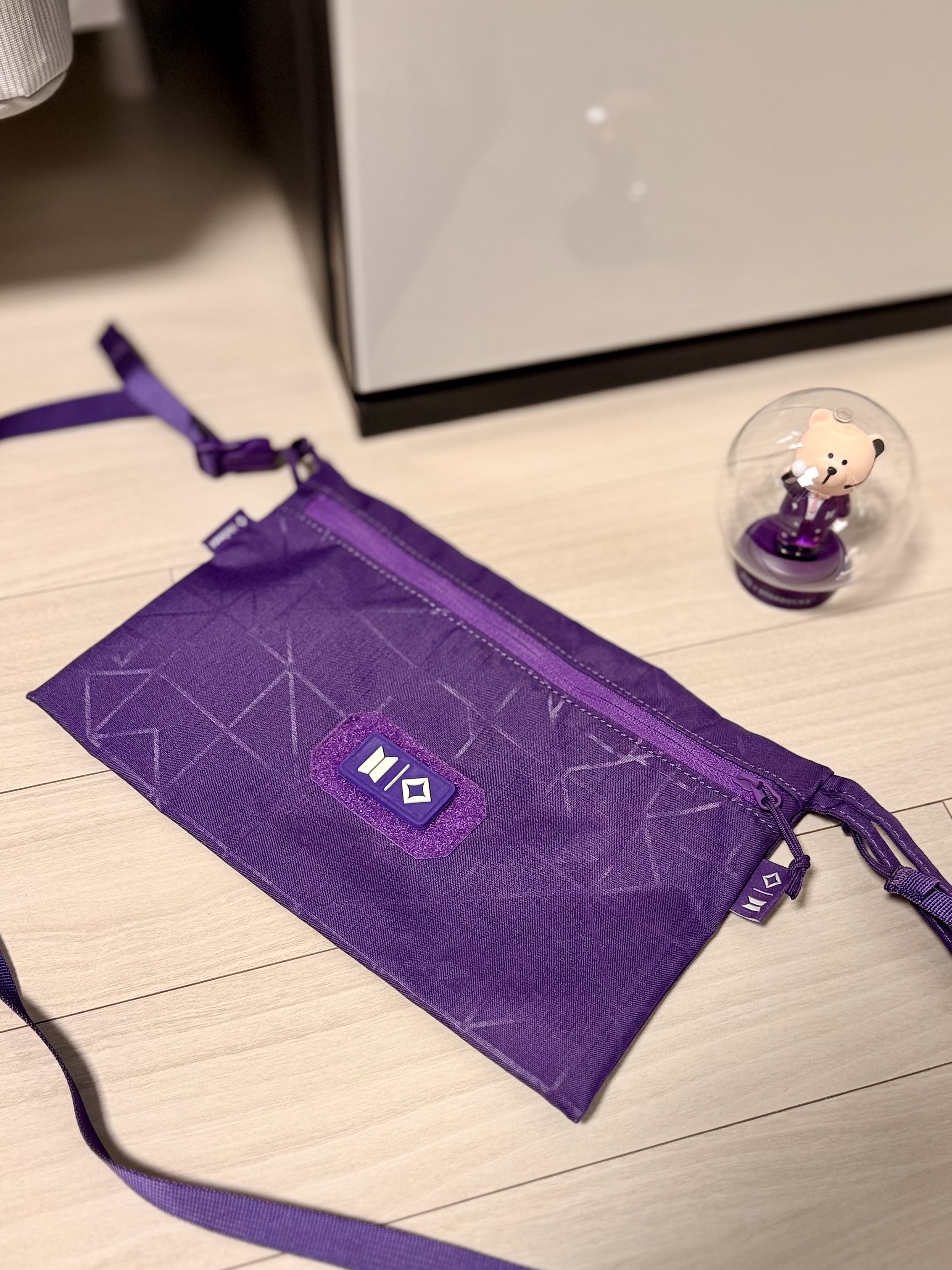 Helinox x BTS Sacoche 착용 스타일