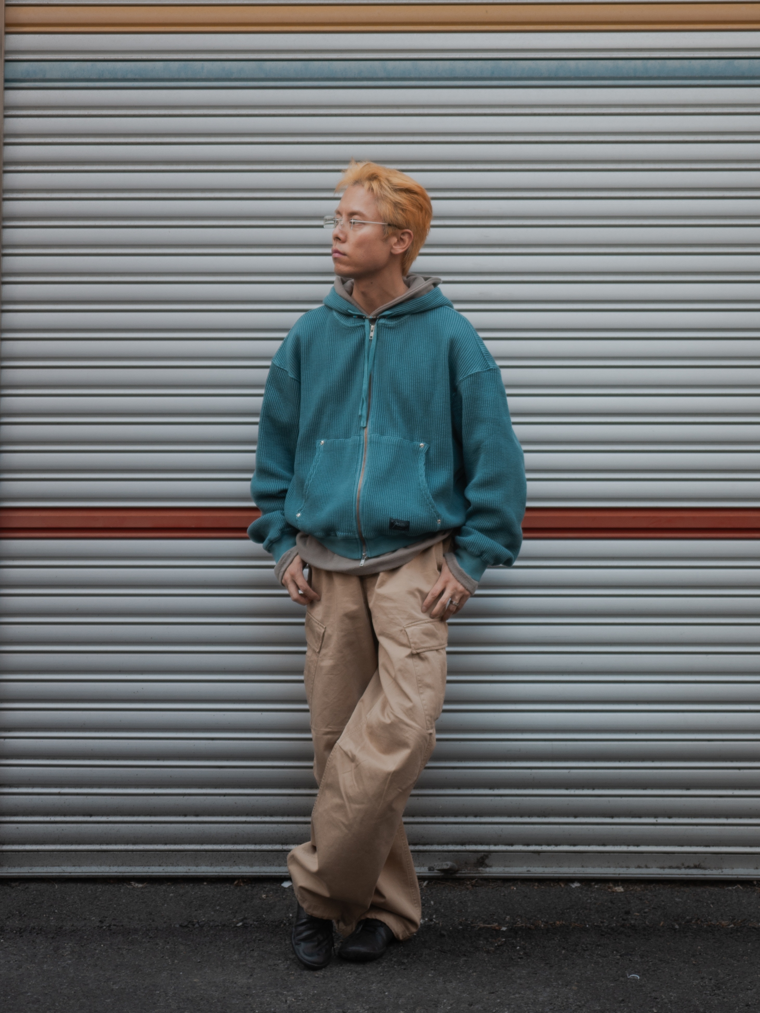 INSANE GARAGE Washed Waffle Hoodie_Teal, New Balance x Junya Watanabe Man UX200L Black 착용 스타일 - 3