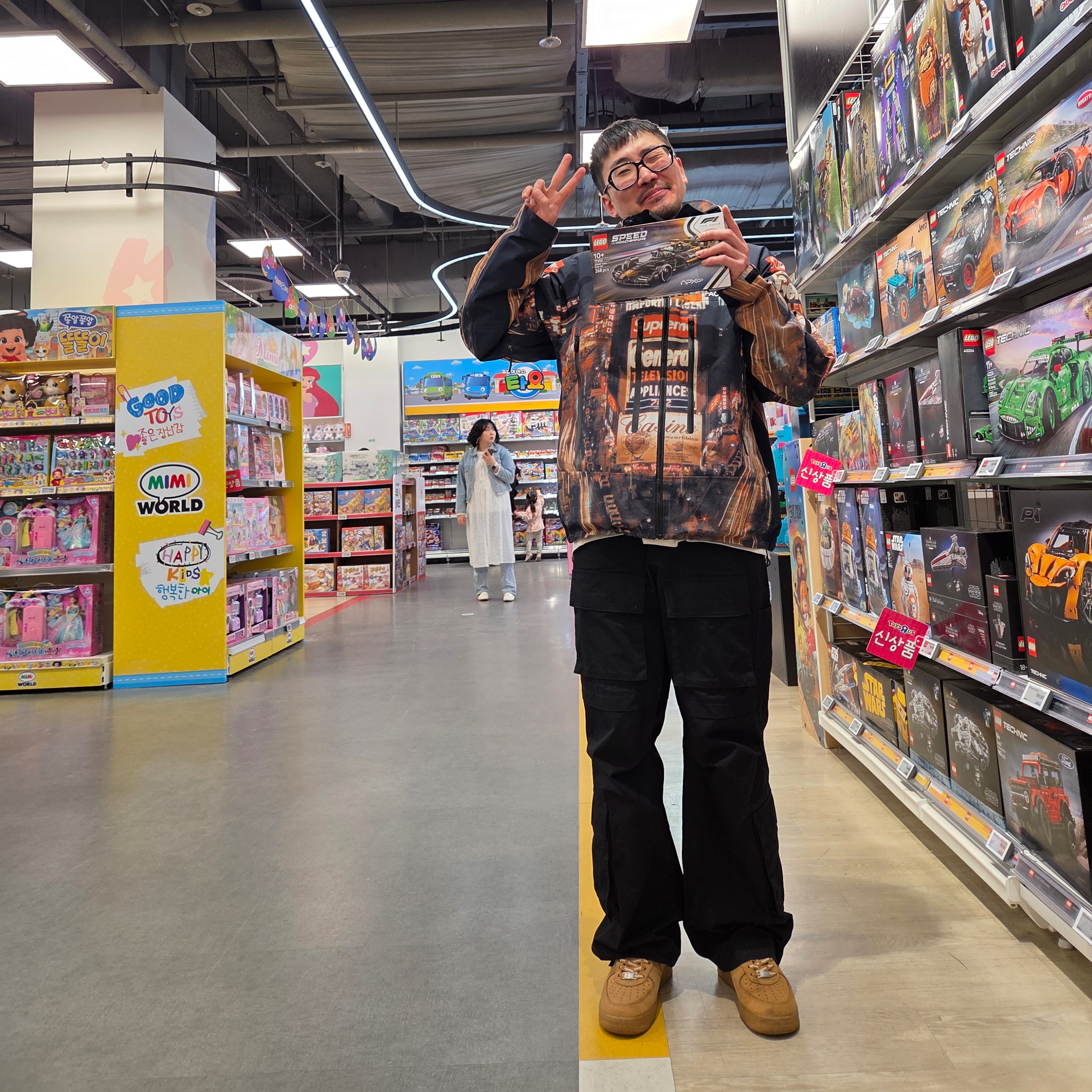 Supreme x The North Face Taped Seam Shell Jacket Times Square - 22FW, Nike x Supreme Air Force 1 Low Flax 착용 스타일