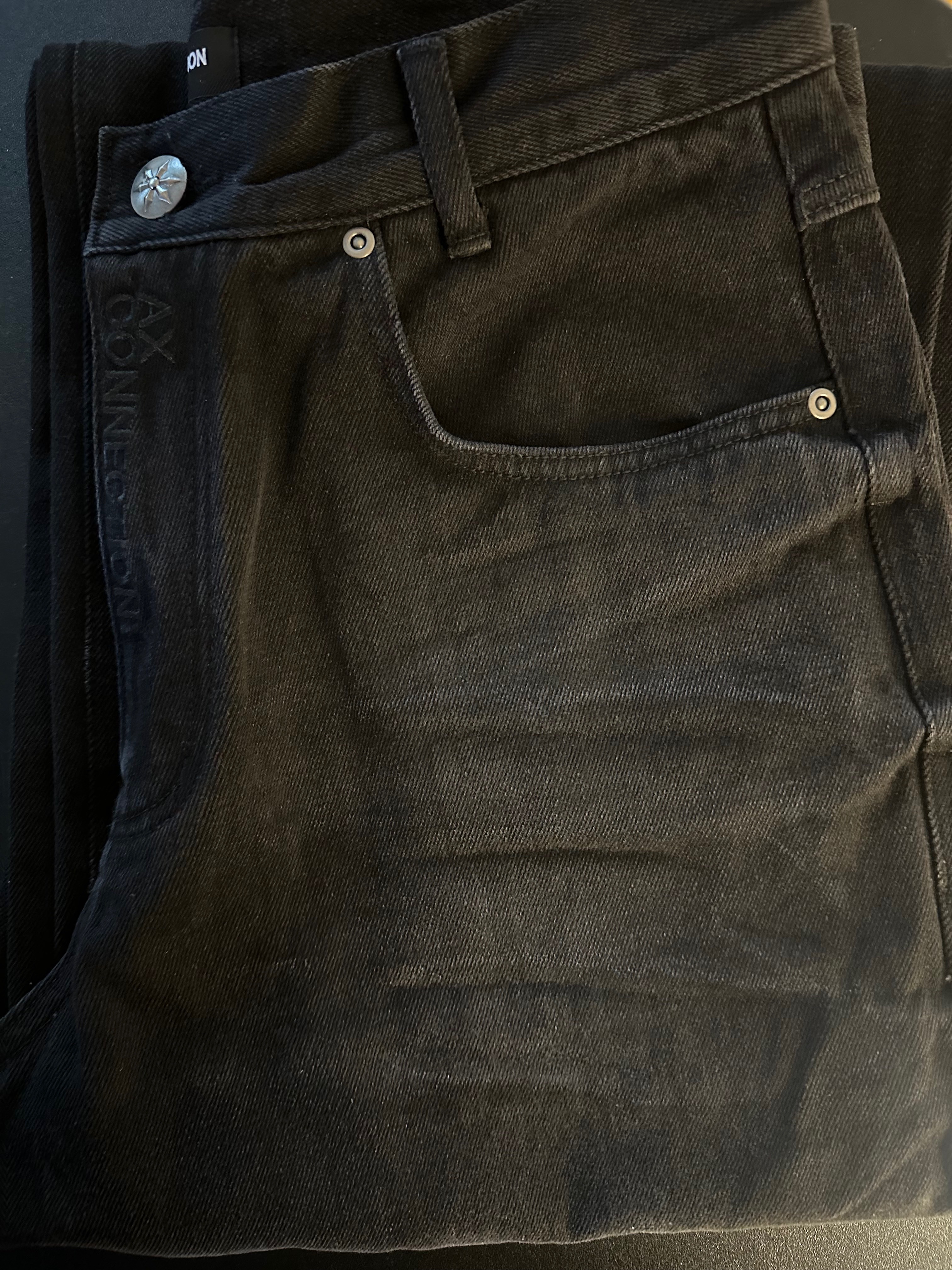 AX CONNECTION Raised Surface Washed Wide Denim Pants 착용 스타일