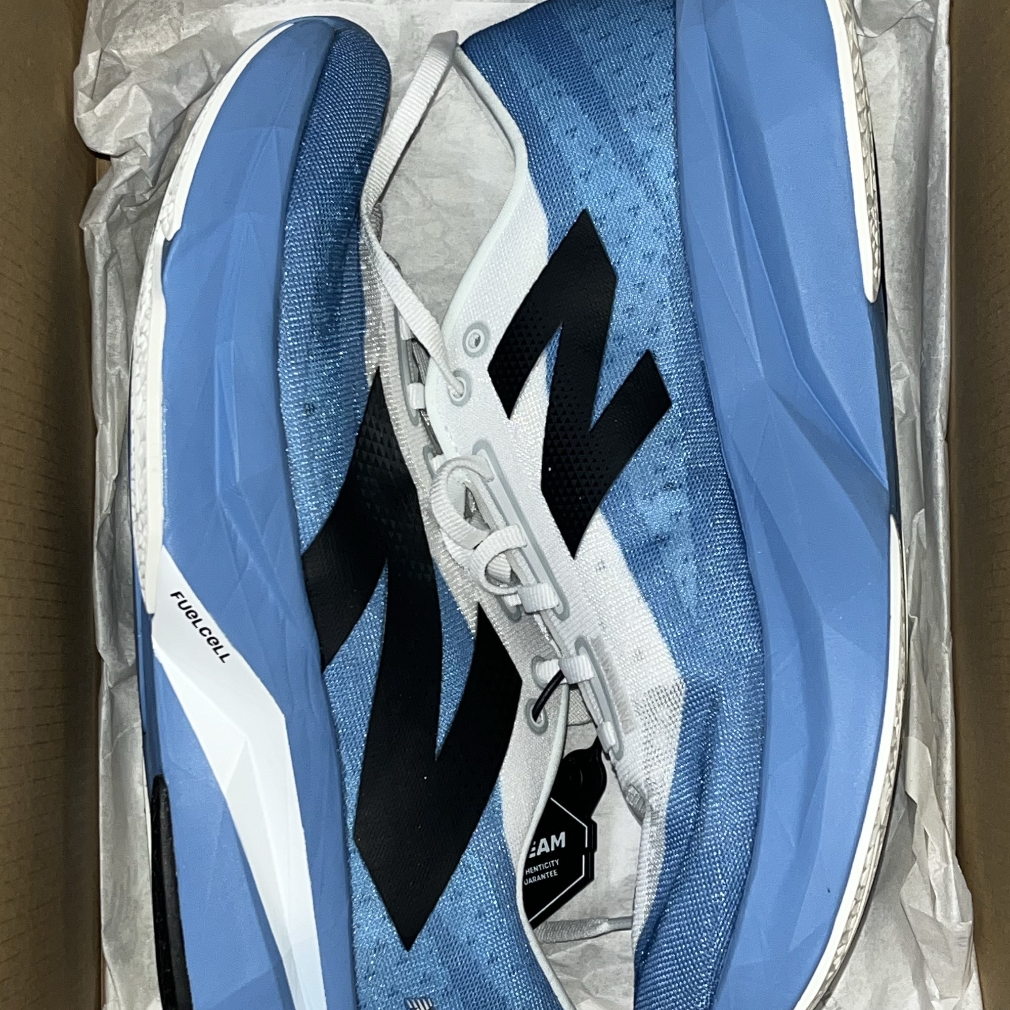 New Balance FuelCell Rebel v4 Blue Laguna Reflection - 2E Wide 착용 스타일