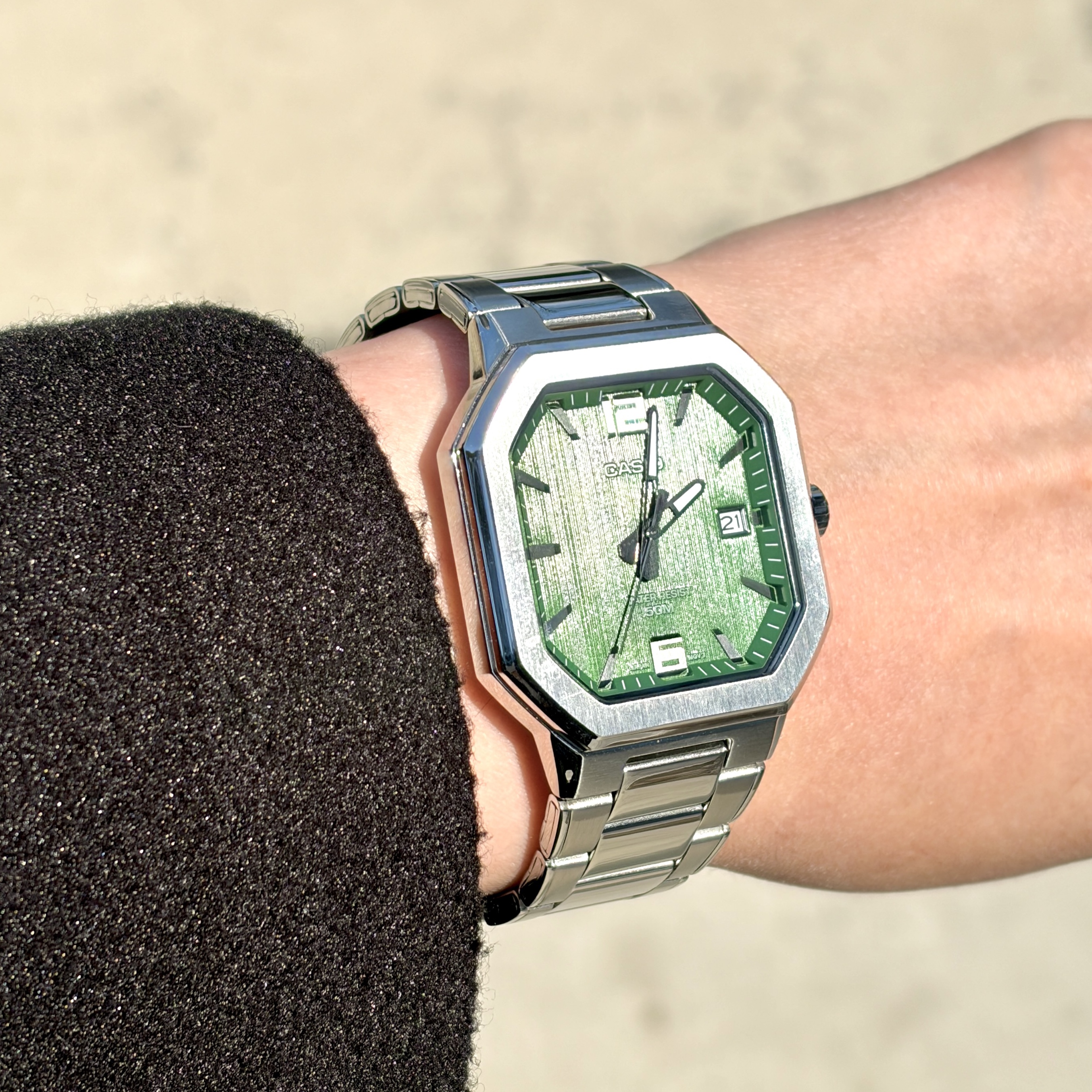 Casio MTP-B195D-3AV, Casio 50th Anniversary Ring Watch CRW-001-1 착용 스타일 - 4