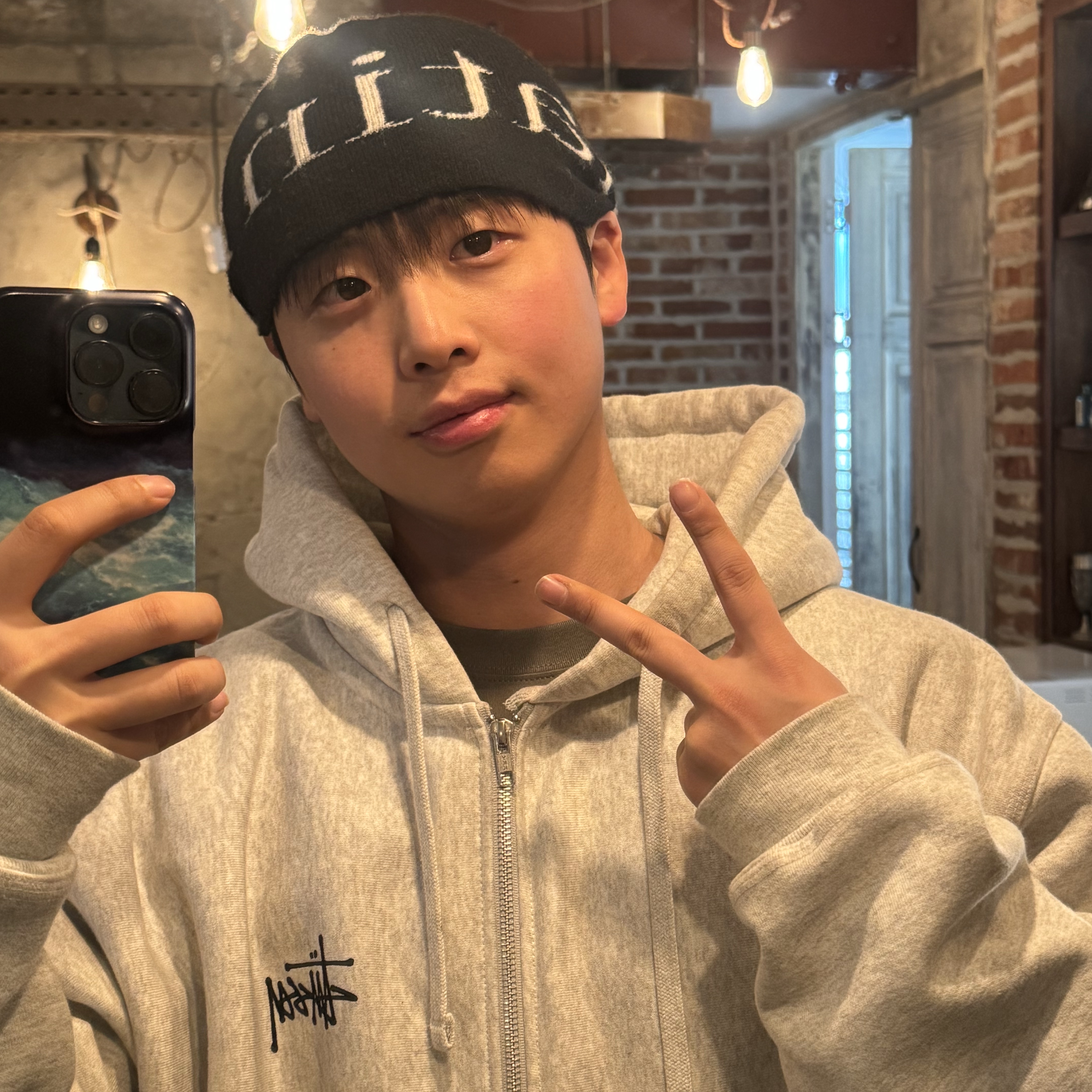 Matin Kim Logo Jacquard Short Beanie Black, Stussy Basic Stussy Zip Hoodie Ash Heather 착용 스타일 - 3