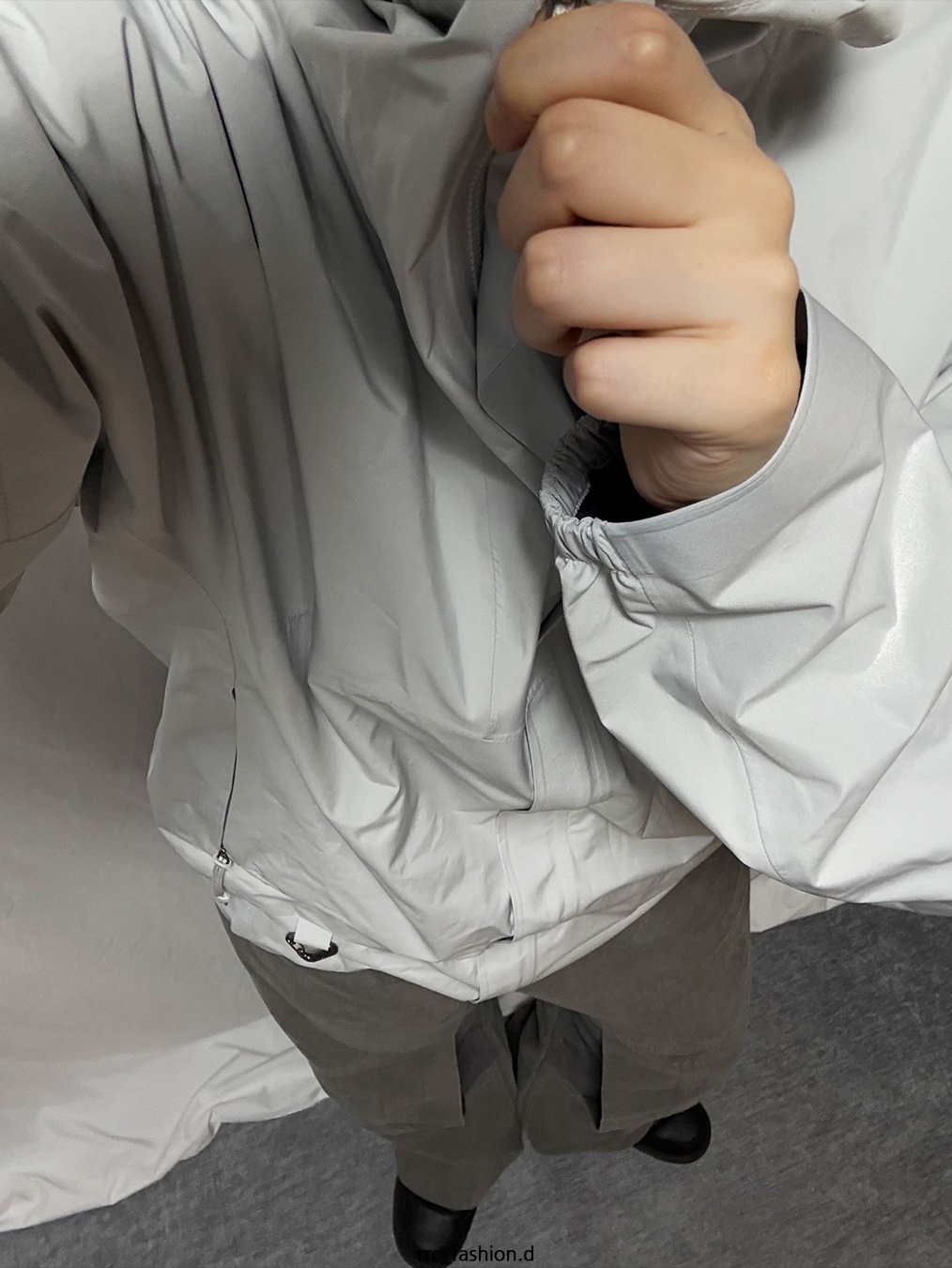 Nike ACG Storm-Fit ADV Cascade Rains Full Zip Jacket Photon Dust - Asia 착용 스타일 - 3