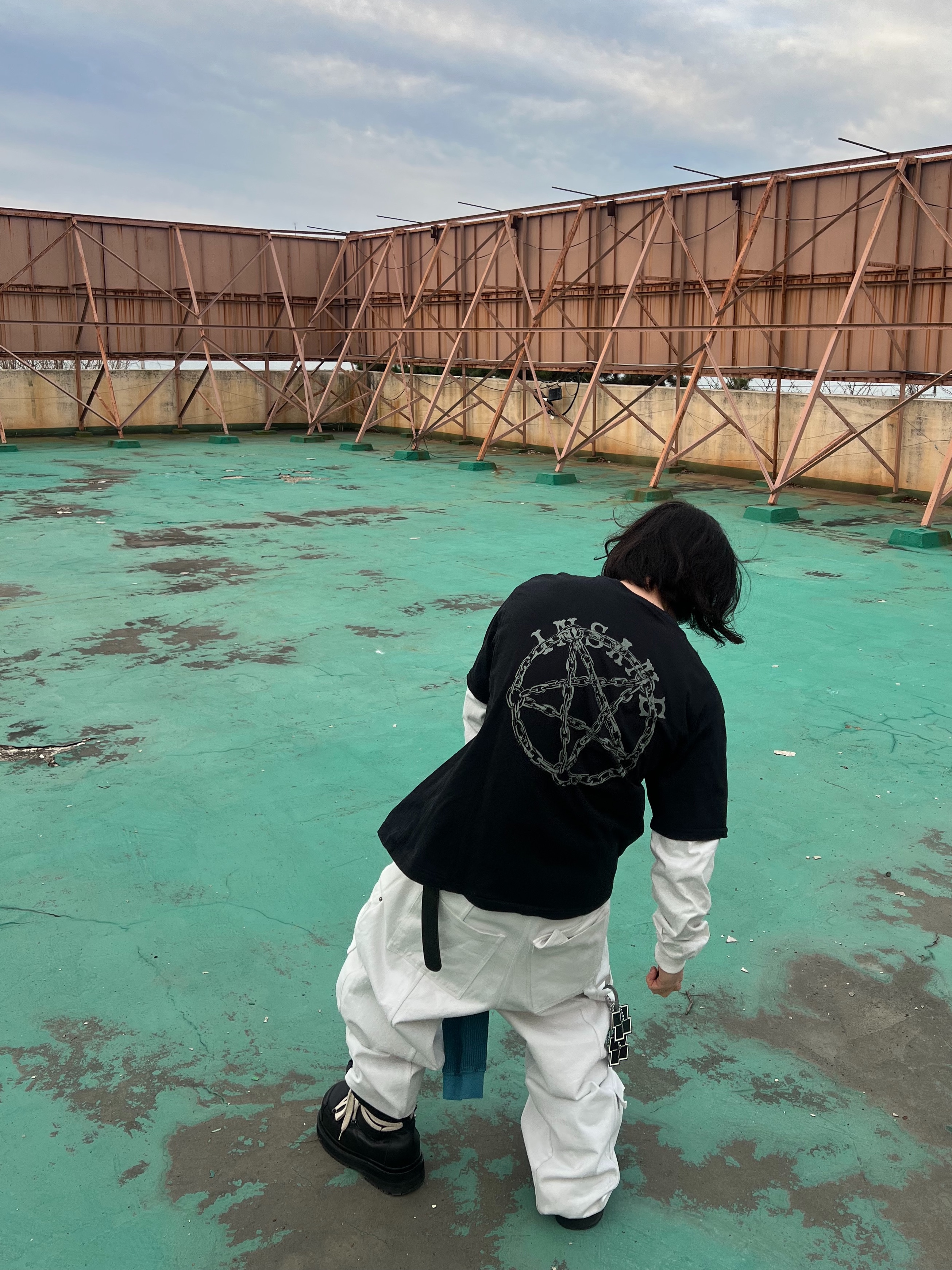 INSANE GARAGE Washed Waffle Hoodie_Teal, Undermycar MU.128 Original Logo Cracked Leather Belt Silver / Black 착용 스타일 - 7