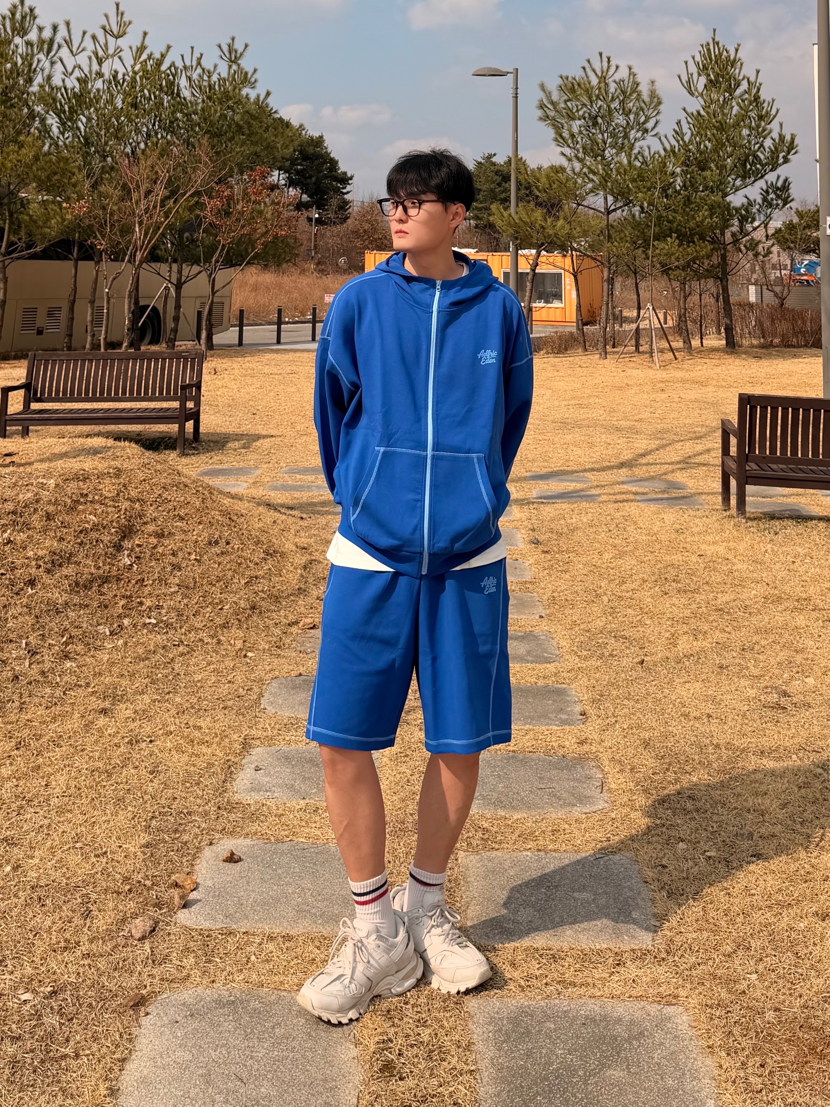 Balenciaga Track Sneakers White 착용 스타일 - 2