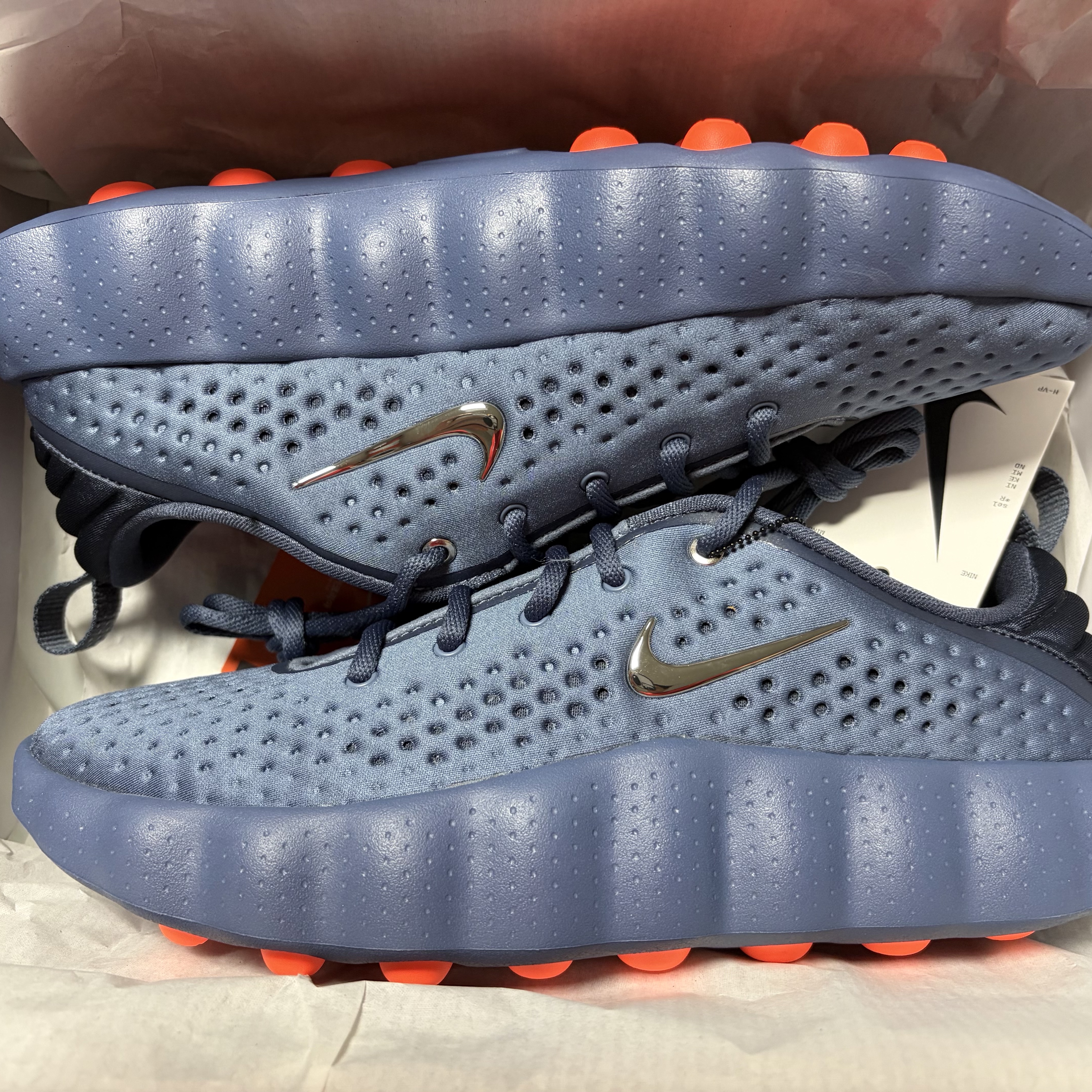 Nike Mind 002 Thunder Blue Chrome 착용 스타일 - 2
