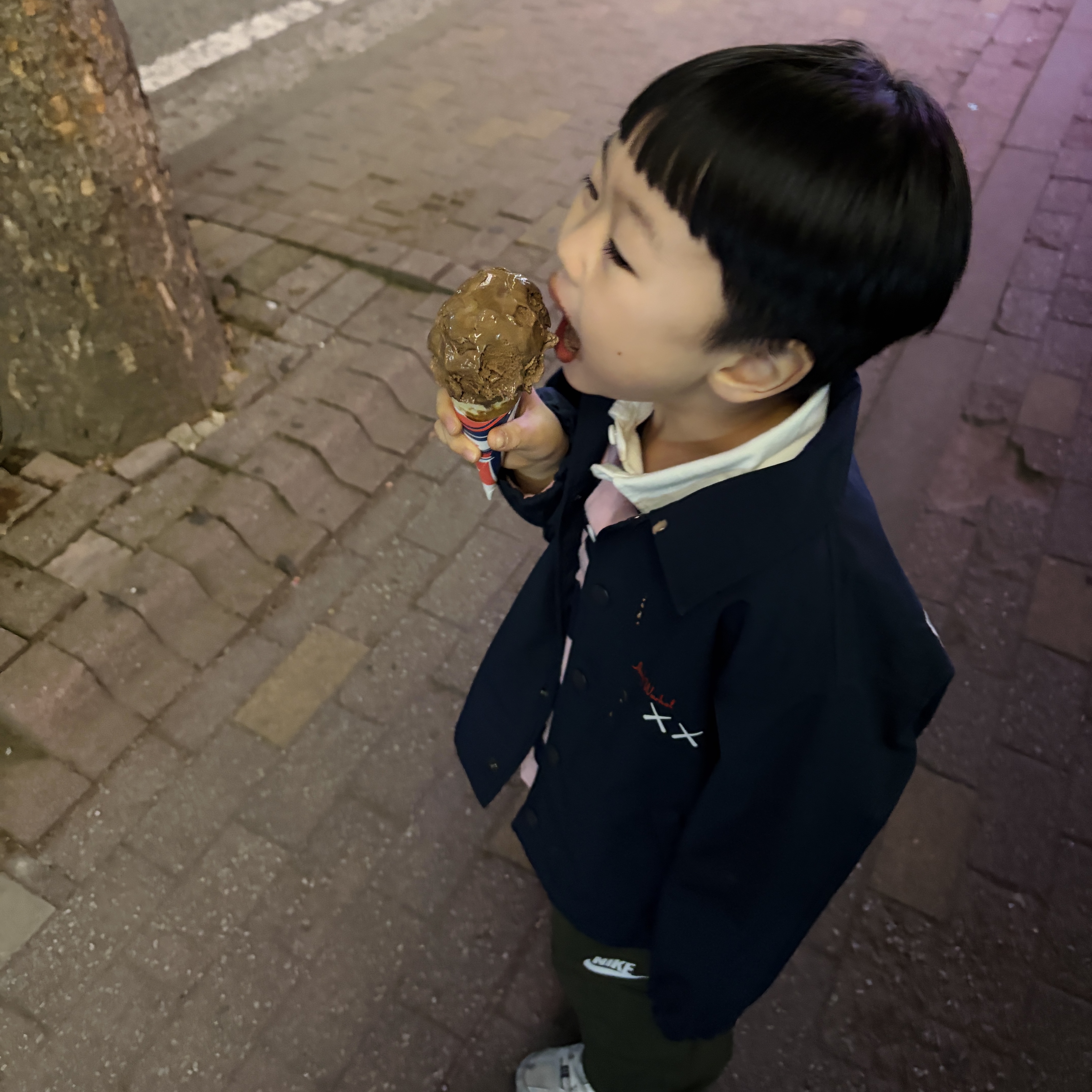 (Kids) Uniqlo UT x Kaws x Warhol Coach Jacket Navy, (PS) New Balance 530 Silver - M Medium 착용 스타일 - 1