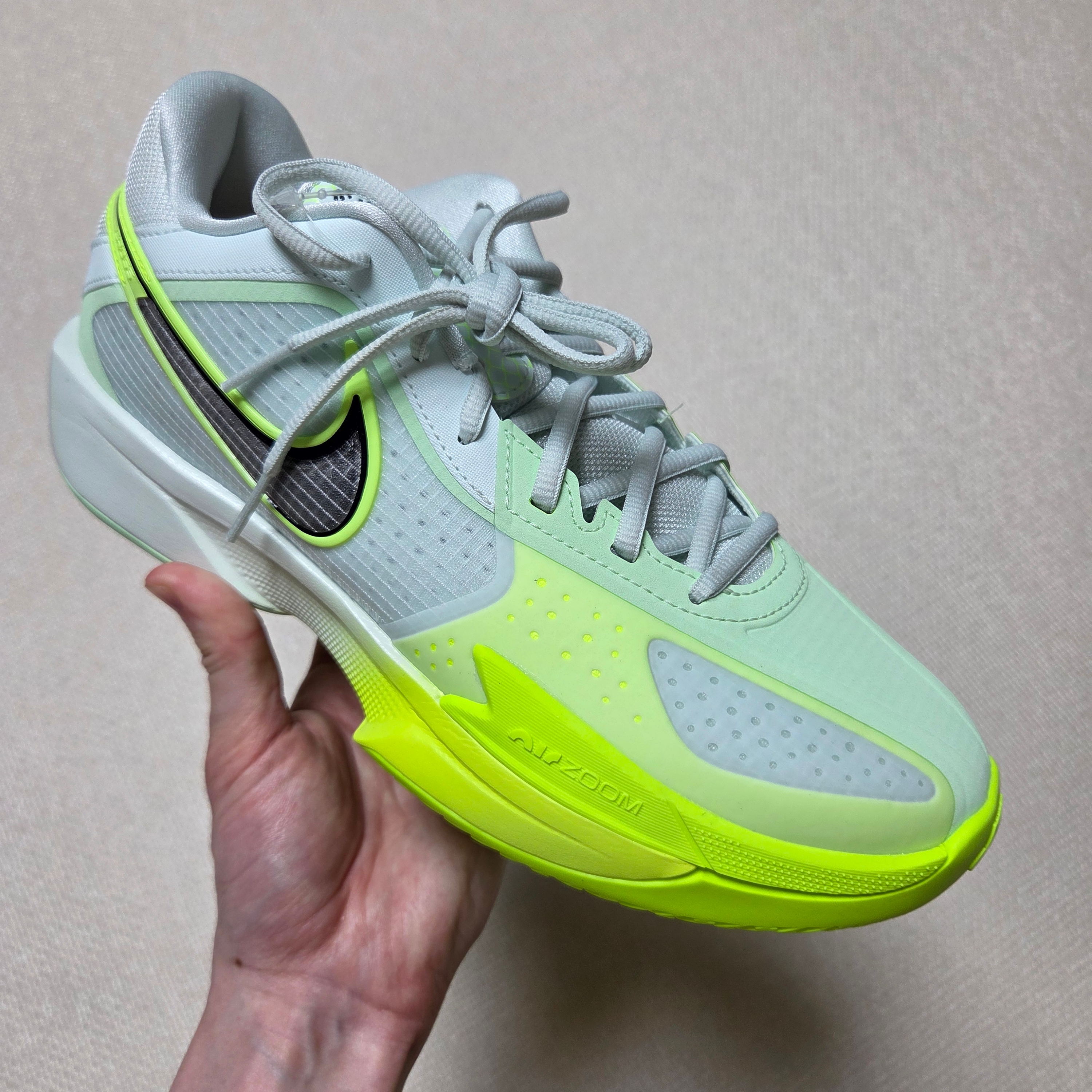 Nike G.T. Cut Cross EP Barely Green Volt 착용 스타일 - 3