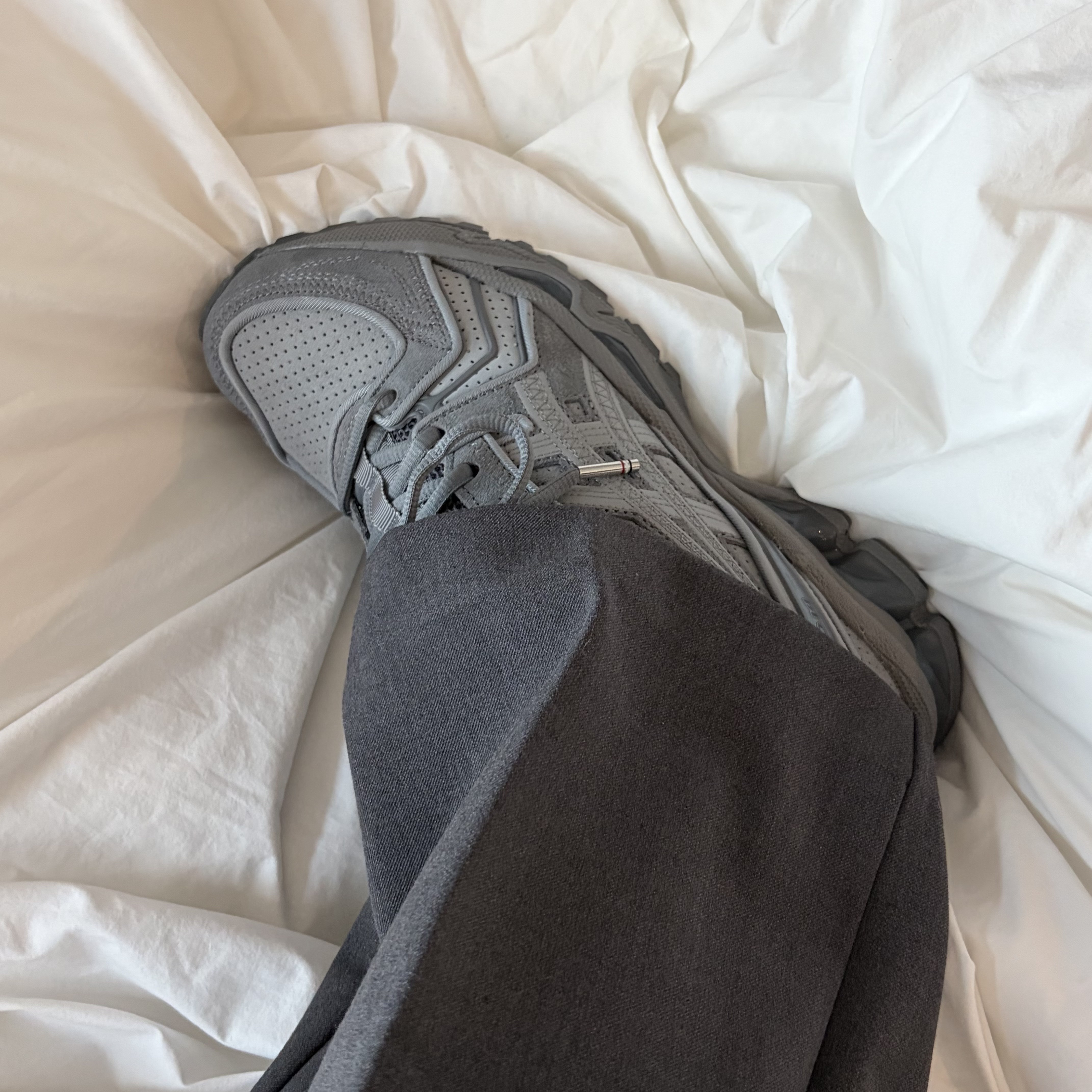 Asics x Thom Browne Gel-Kayano 14 Grey 착용 스타일