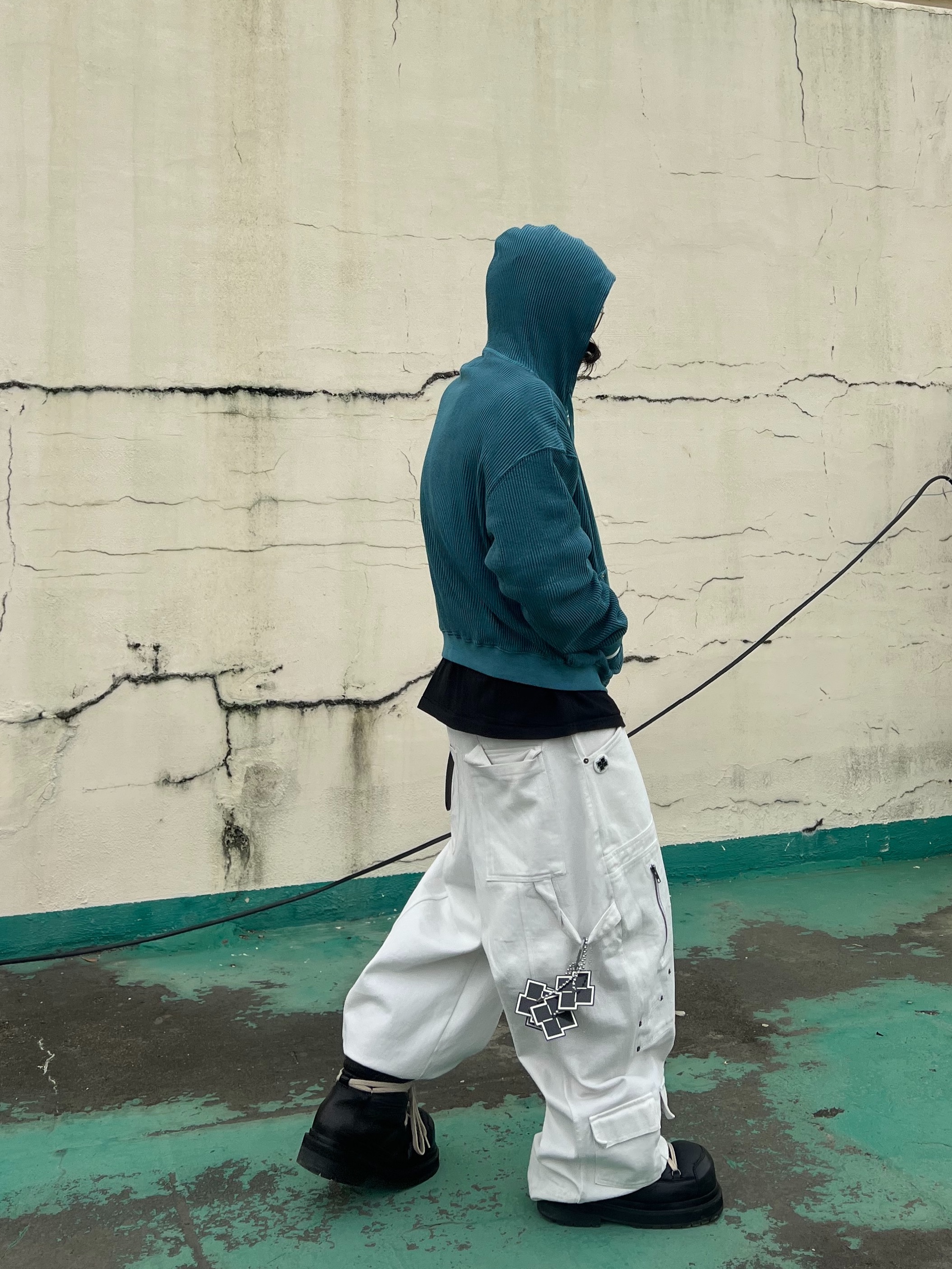 INSANE GARAGE Washed Waffle Hoodie_Teal, Undermycar MU.128 Original Logo Cracked Leather Belt Silver / Black 착용 스타일 - 6