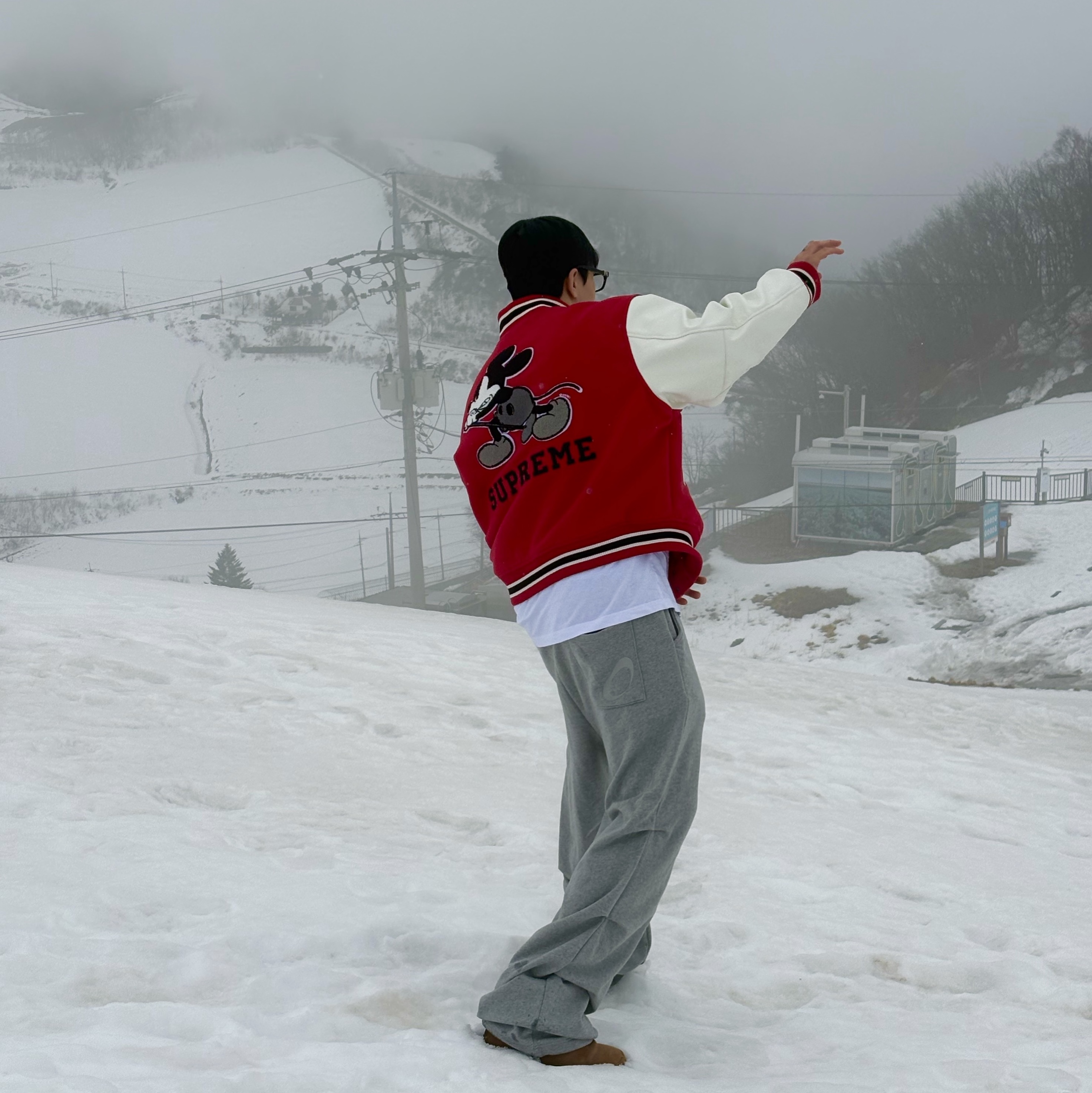 Supreme x Number (N)ine x Mickey Mouse Varsity Jacket Red - 25FW, NONPARKING X kinchi N Road Boots Brown 착용 스타일 - 1