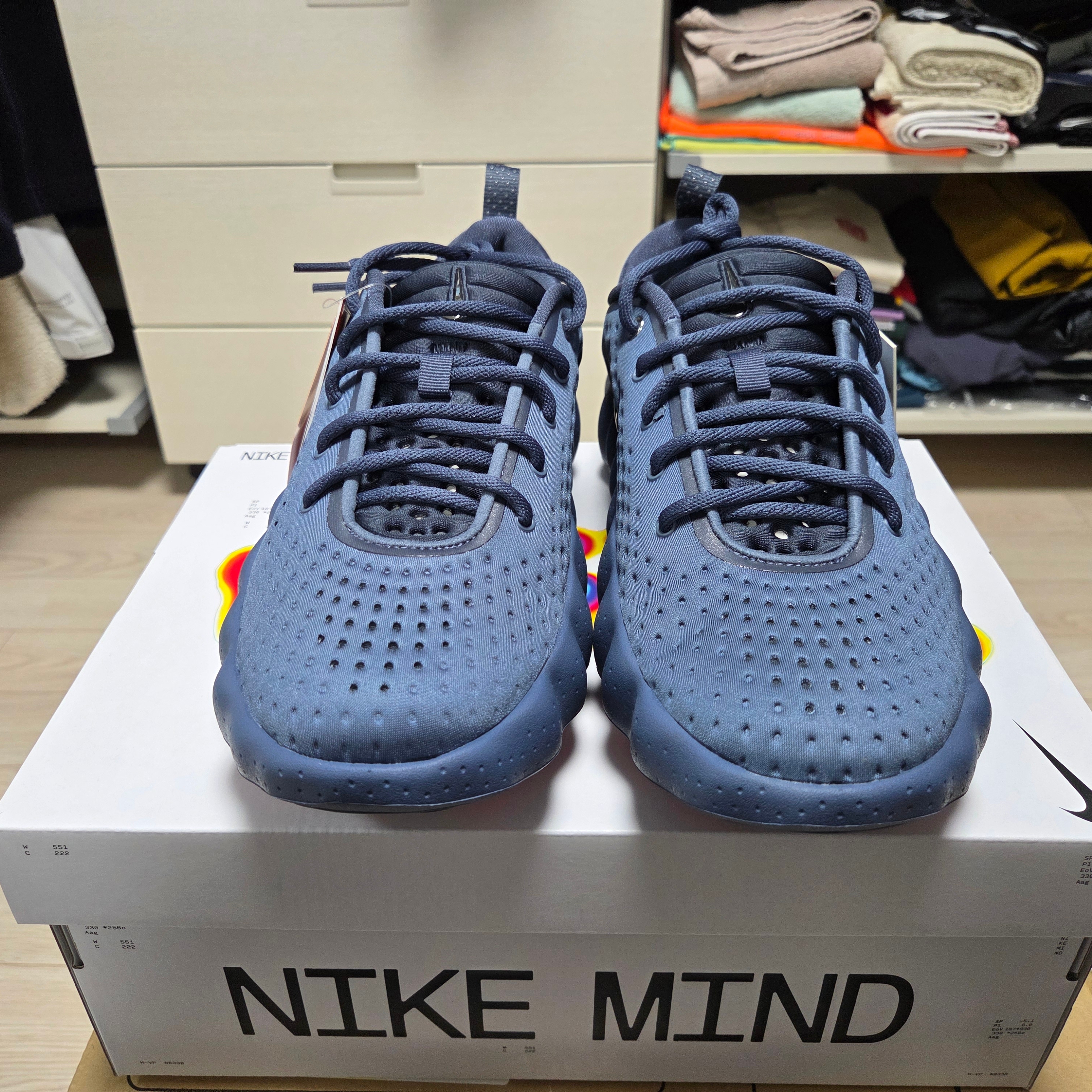 Nike Mind 002 Thunder Blue Chrome 착용 스타일 - 3