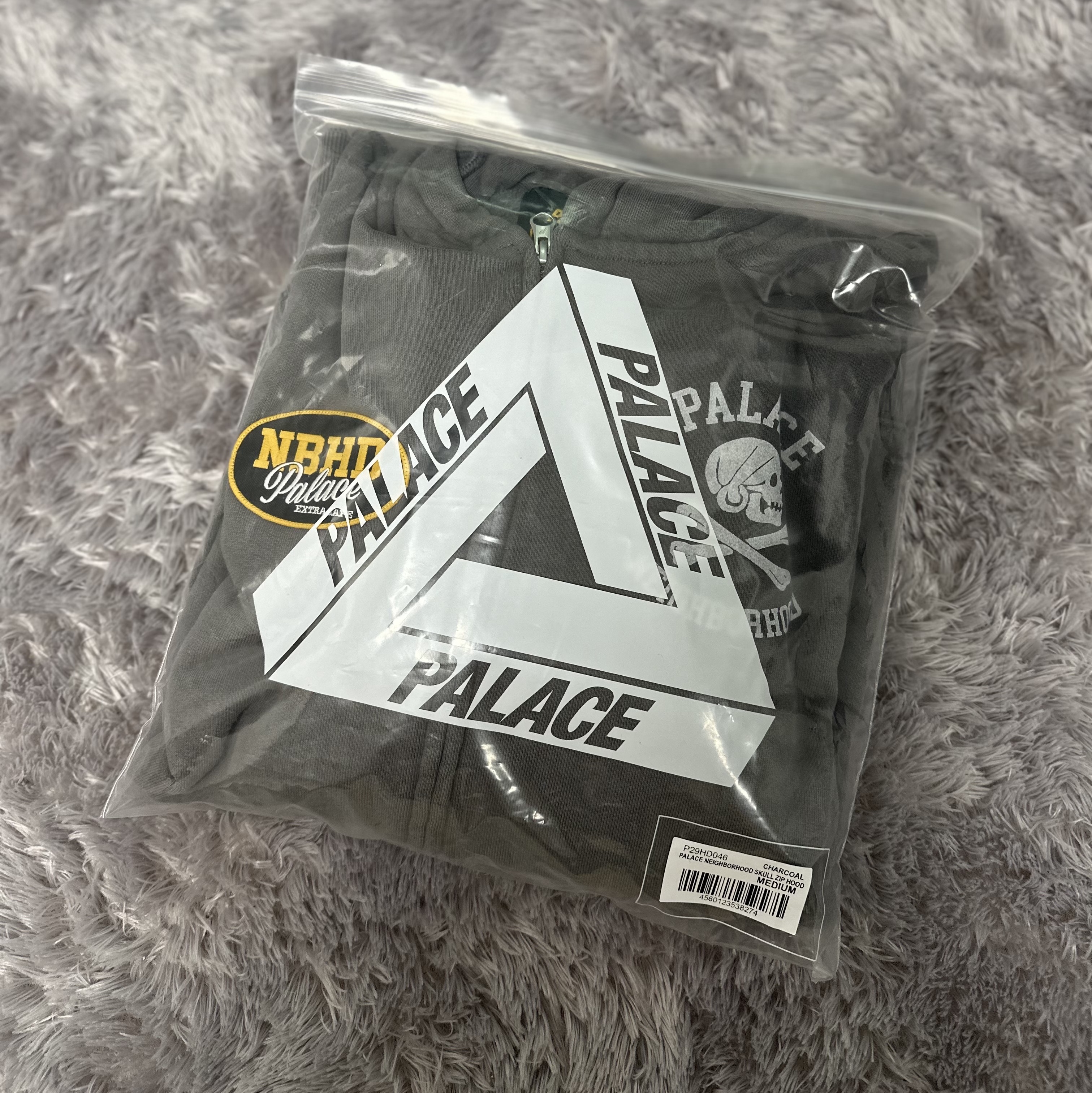 Palace x Neighborhood Skull Zip Hood Charcoal Tif - 25FW 착용 스타일