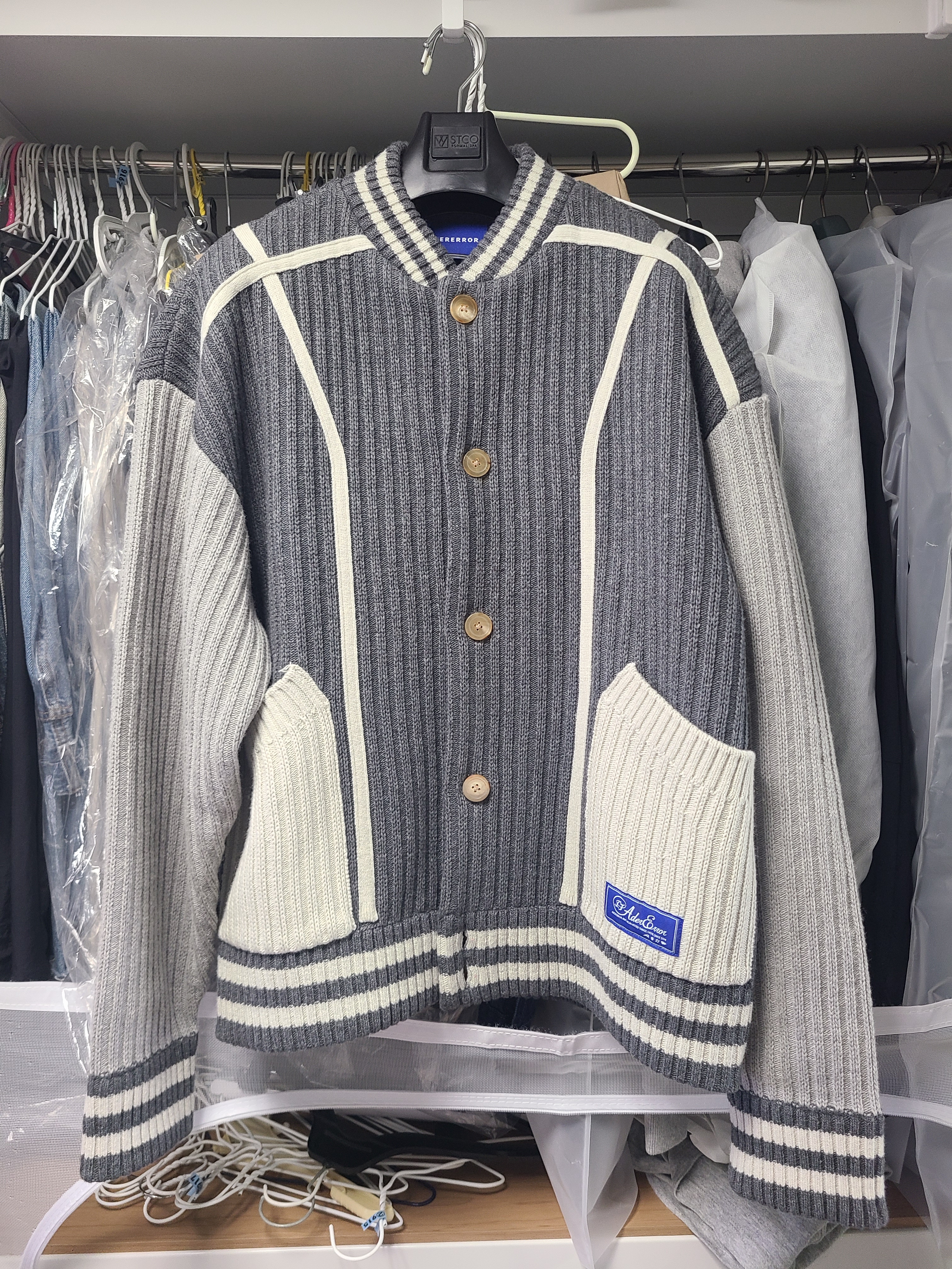 Ader Error Tomb Cardigan Grey, Demon Slayer Kimetsu No Yaiba Nichirin Sword Keyring Kamado Tanjiro 착용 스타일 - 4
