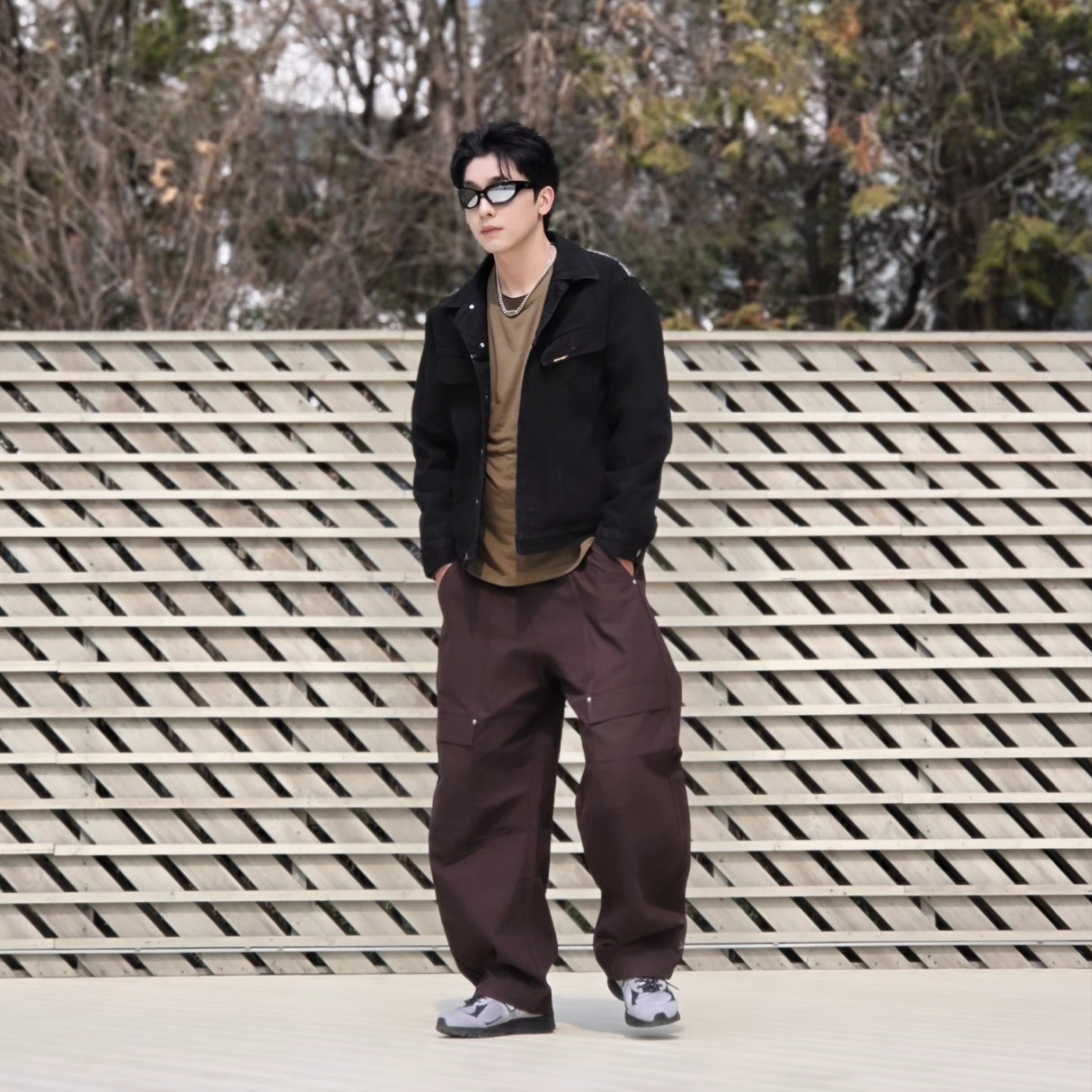 ersco Ancient Denim Trucker Jacket Black, Adidas Originals Canvas Cargo Work Pants Aurora Coffee - US Sizing 착용 스타일 - 7