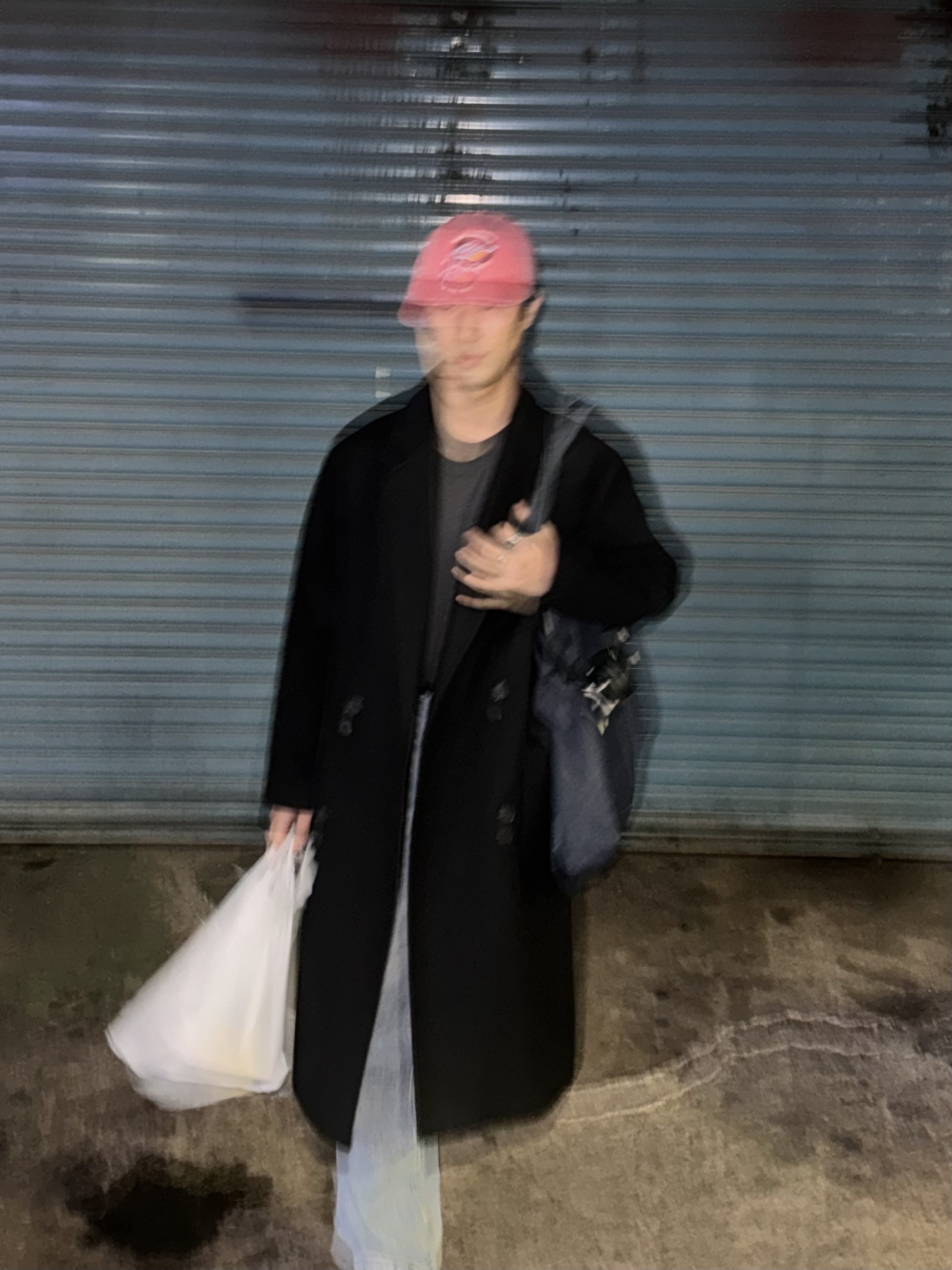 A.P.C. Daniela Shopping Bag Indigo, A.P.C. Ninon Tote Bag Nut Brown 착용 스타일 - 3