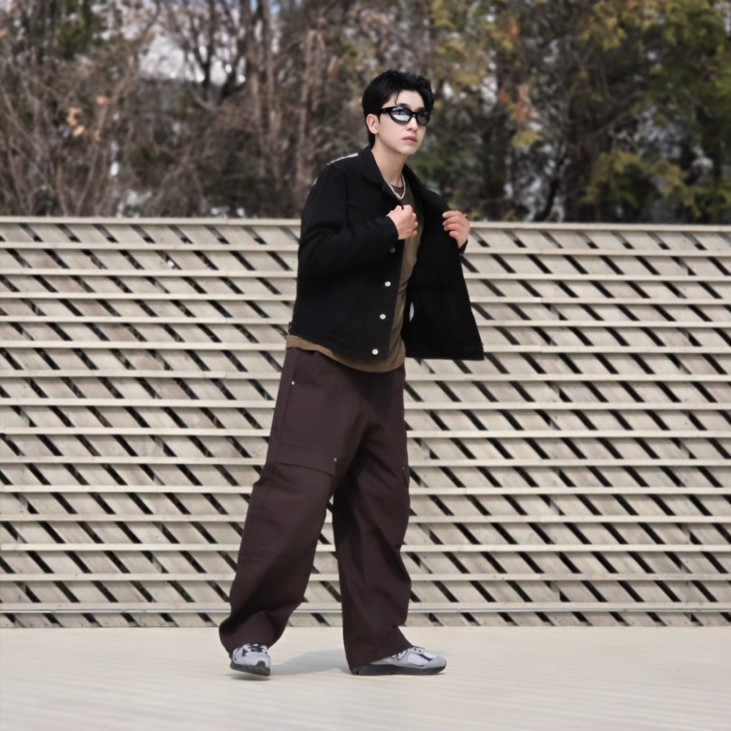 ersco Ancient Denim Trucker Jacket Black, Adidas Originals Canvas Cargo Work Pants Aurora Coffee - US Sizing 착용 스타일 - 4