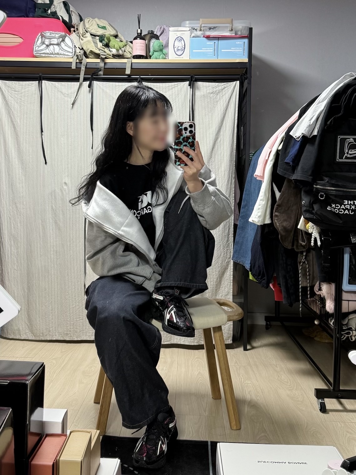 New Balance 1906A Black Dragon Berry 착용 스타일 - 4