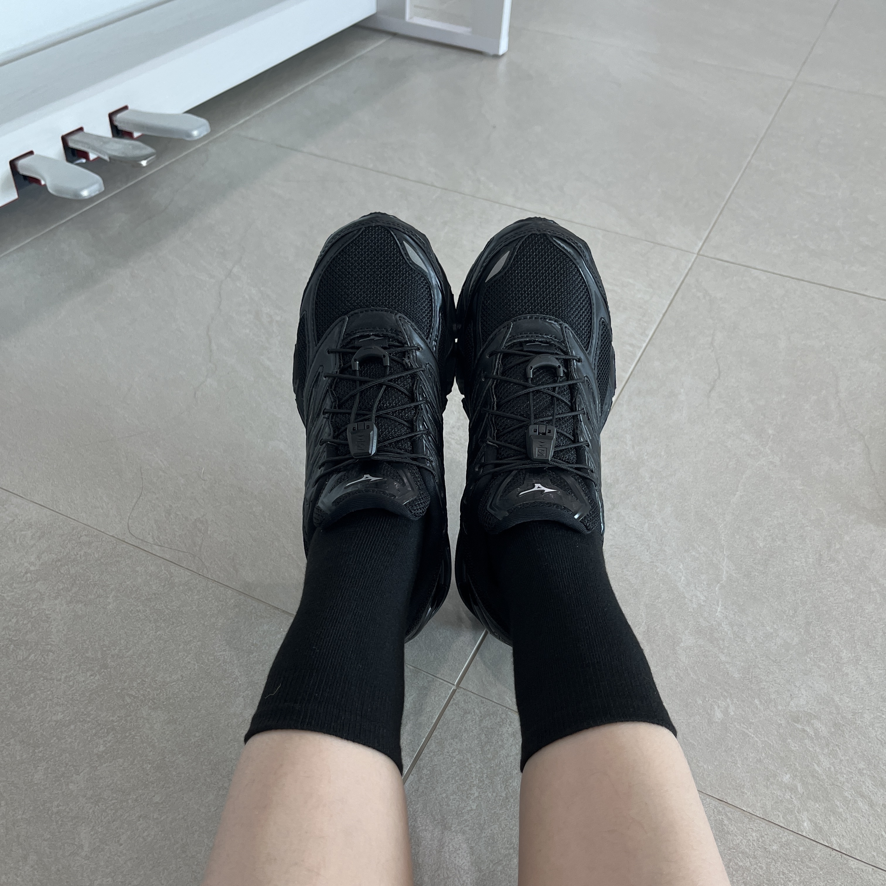 Mizuno Wave Prophecy LS Black 착용 스타일