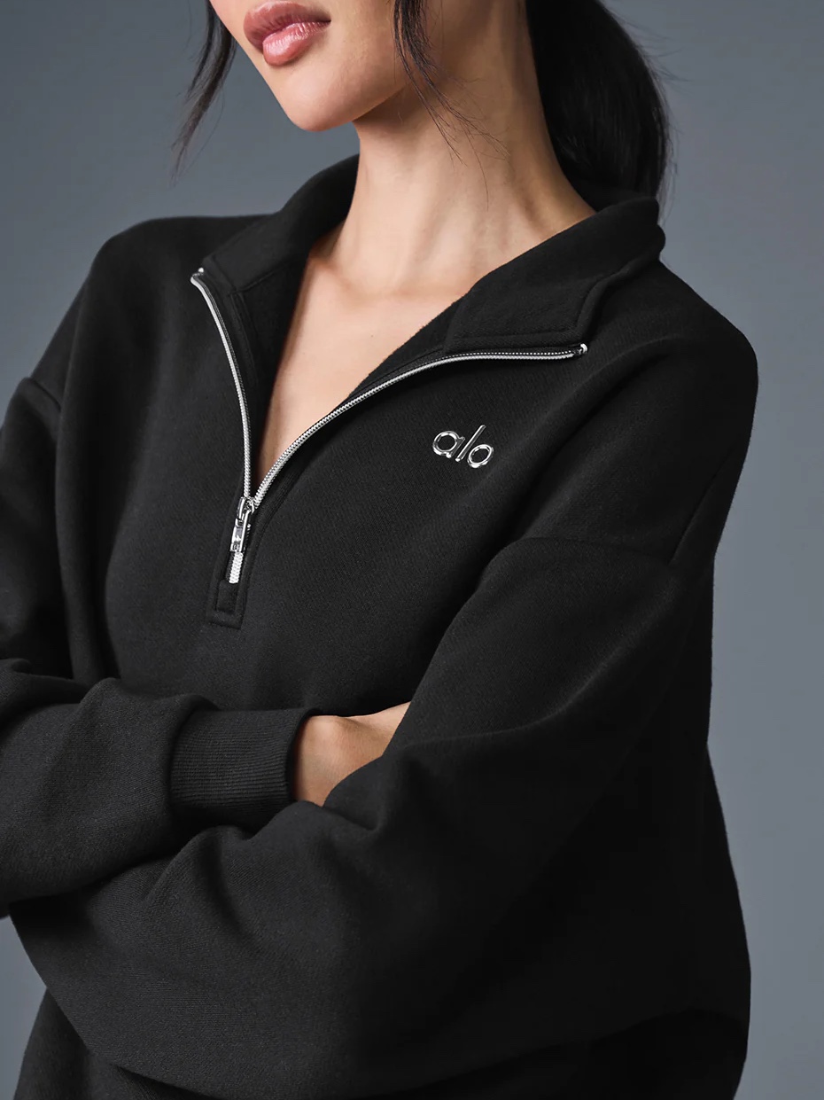 Alo Yoga Accolade 1/4 Zip Pullover Black, (W) Alo Yoga Megastar Cargo Pants Black 착용 스타일 - 1