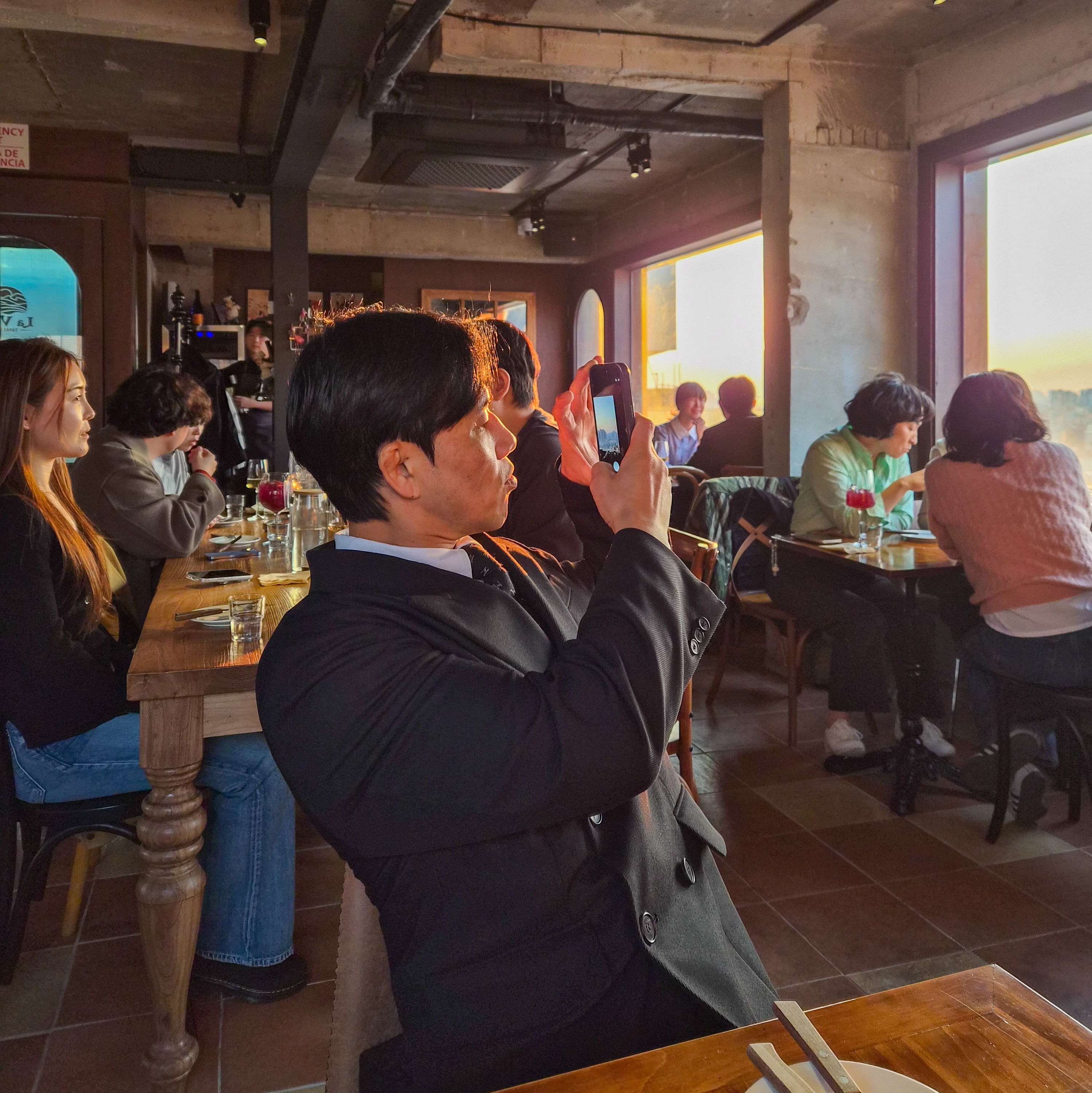 Dr. Martens 1461 Bex Black 착용 스타일 - 1