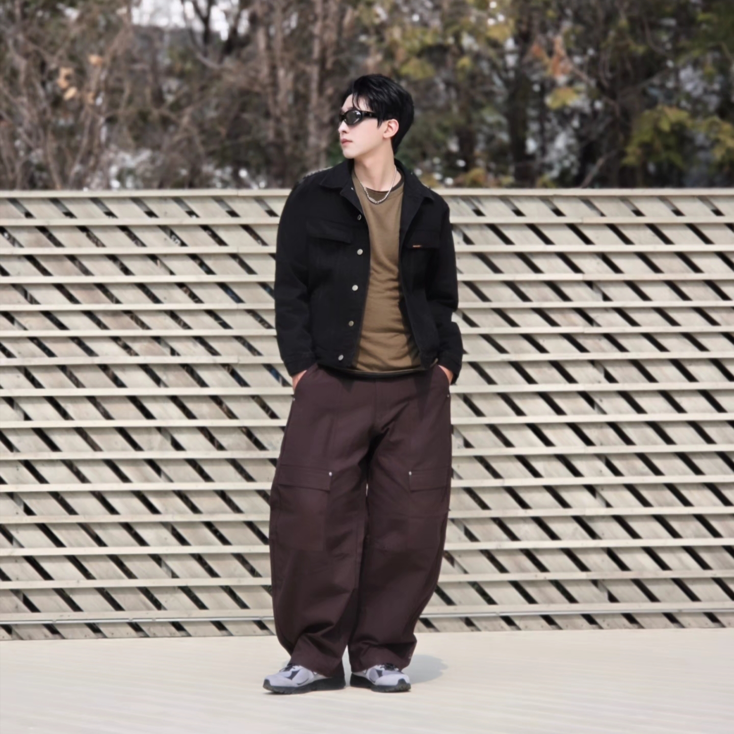 ersco Ancient Denim Trucker Jacket Black, Adidas Originals Canvas Cargo Work Pants Aurora Coffee - US Sizing 착용 스타일 - 2
