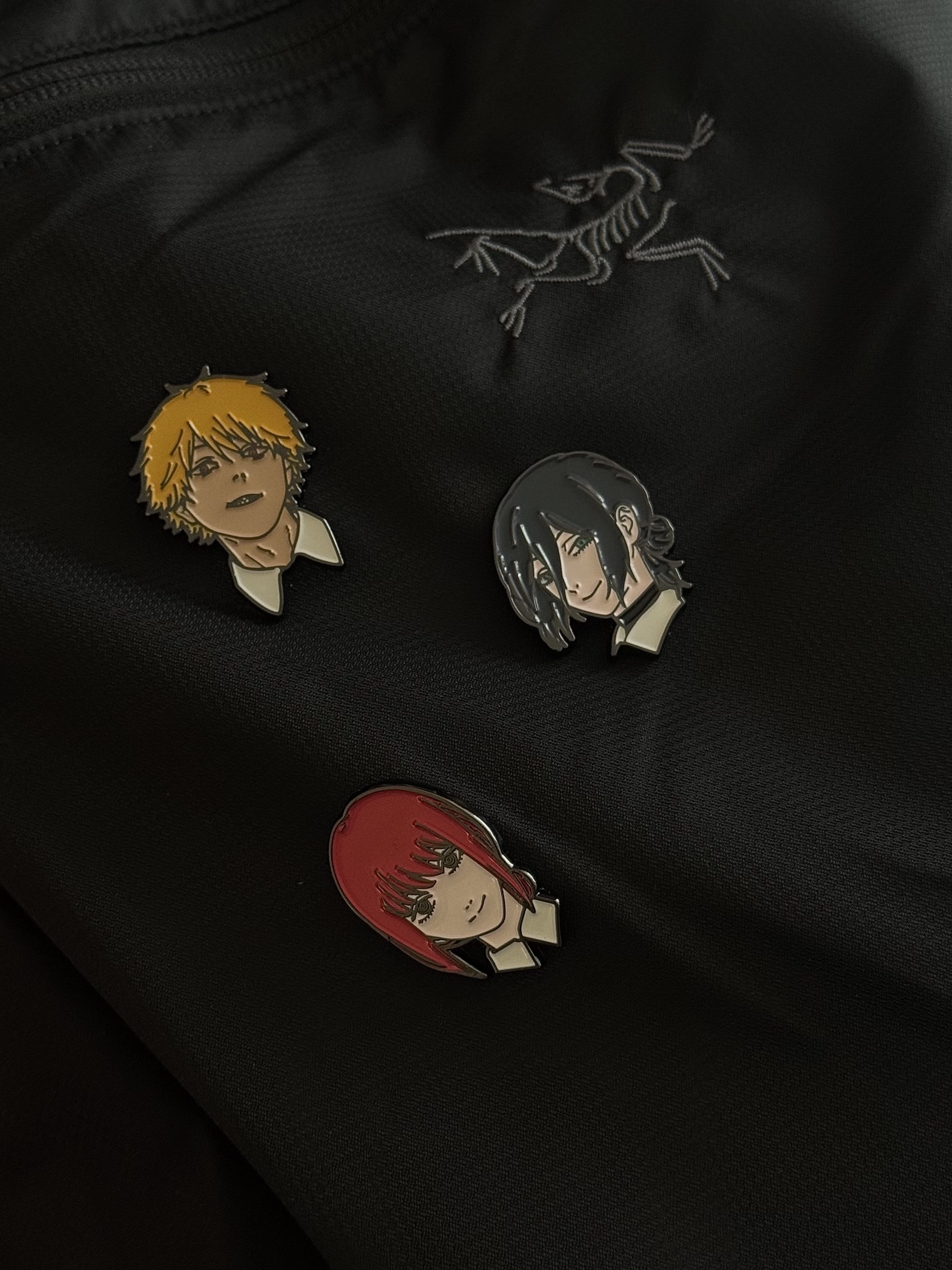 Chainsaw Man Special Edition Chapter Reze Limited Edition, Chainsaw Man - The Movie: Reze Arc Metal Badge Set (Set of 3) 착용 스타일 - 5