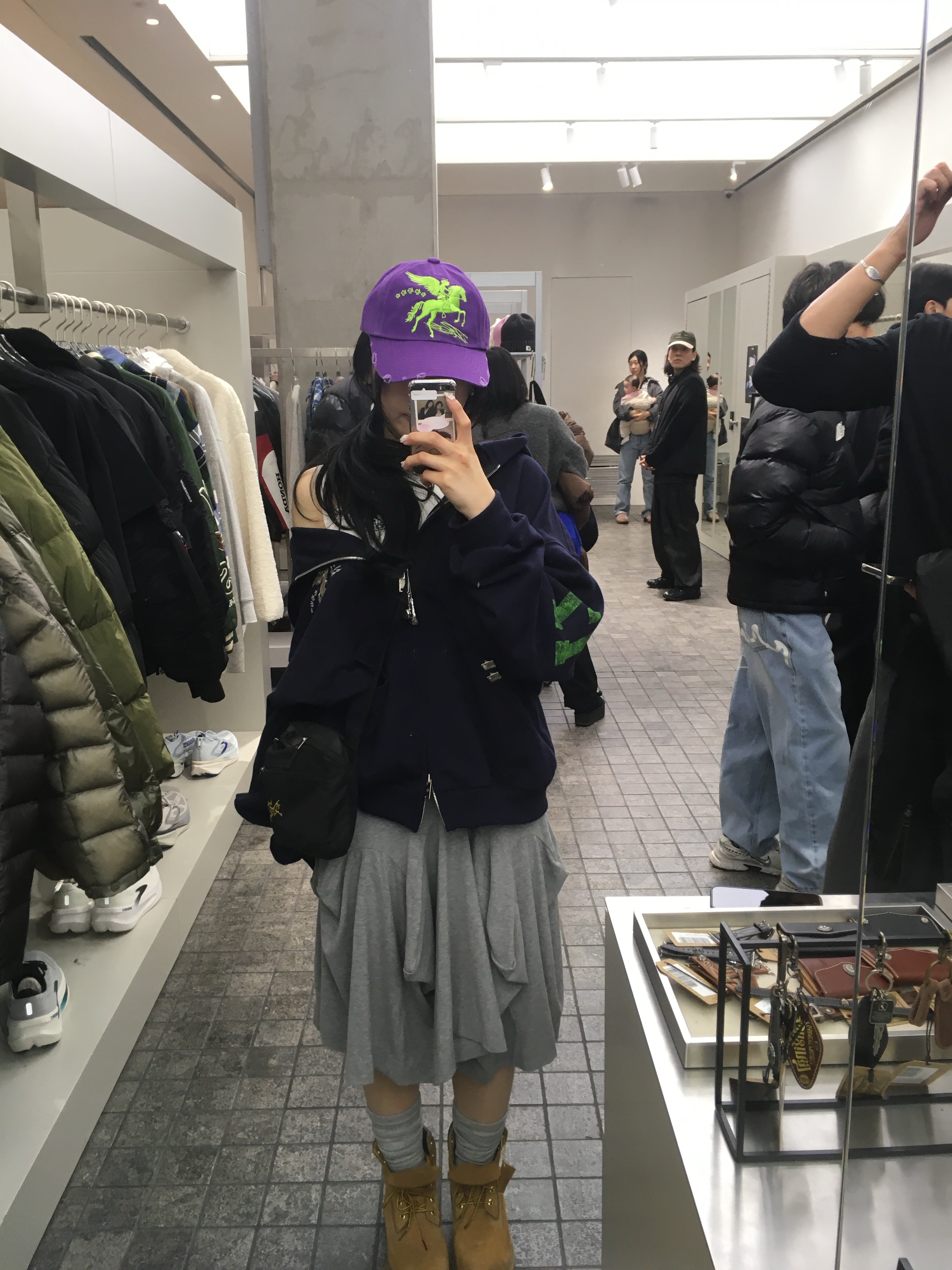 PACOSPLY Falling Angel Zip Up Hoodie Navy, PACOSPLY Falling Angel Cap Purple 착용 스타일 - 3